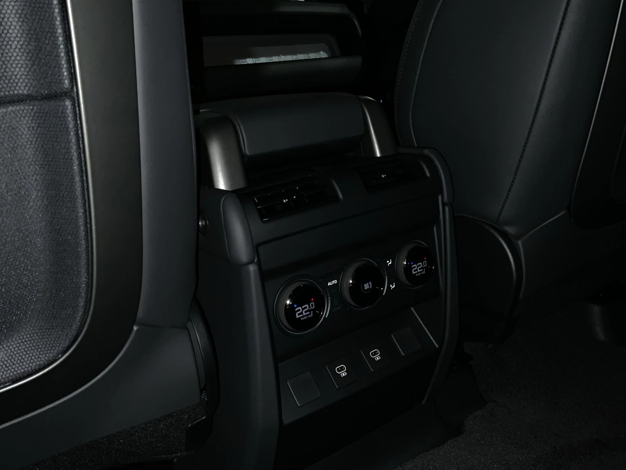 Land Rover-Defender-image-19