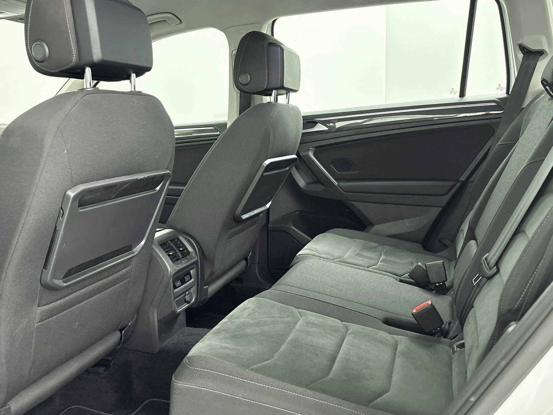 Volkswagen-Tiguan Allspace-image-21