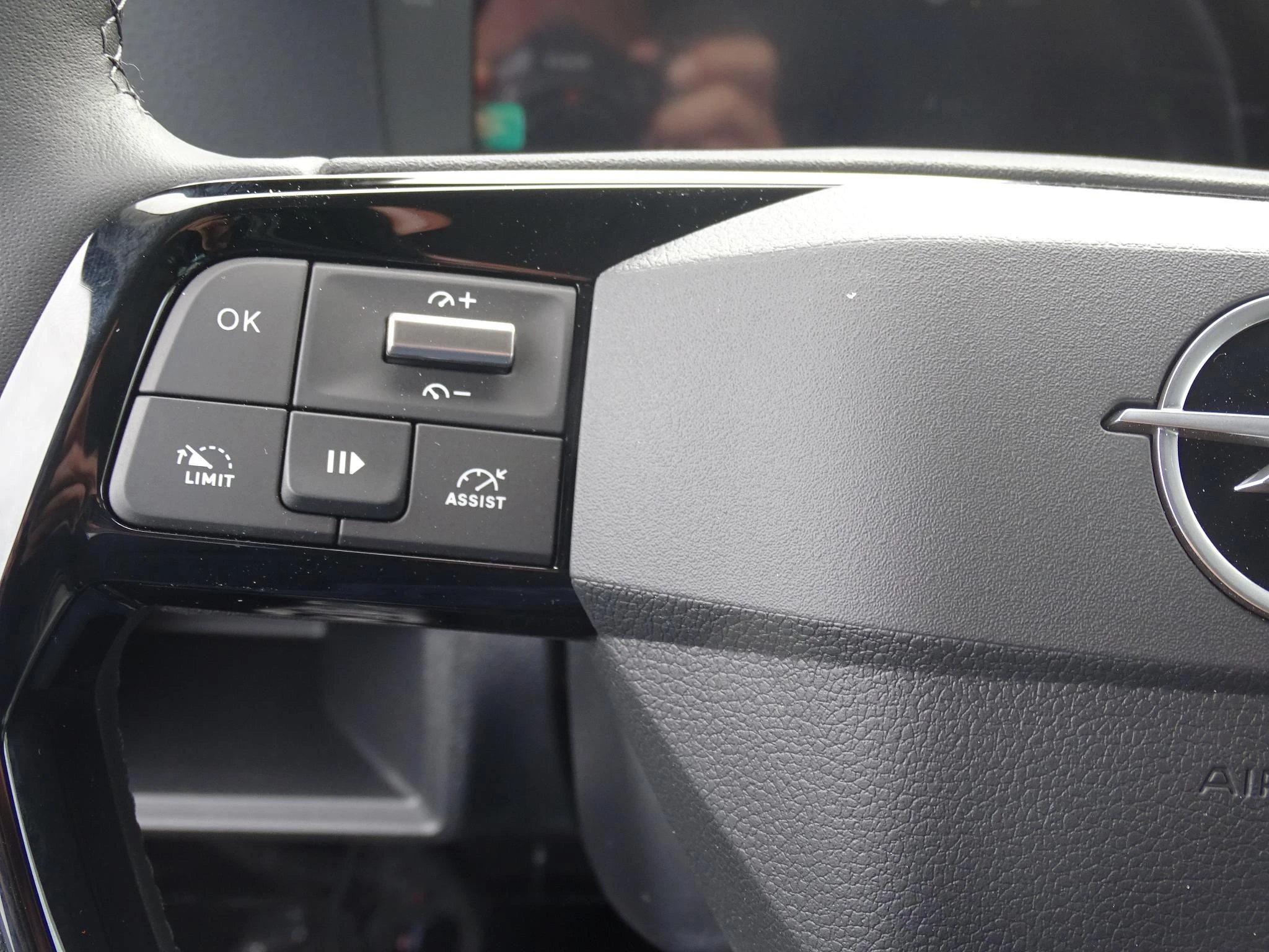 Opel-Vivaro-image-21