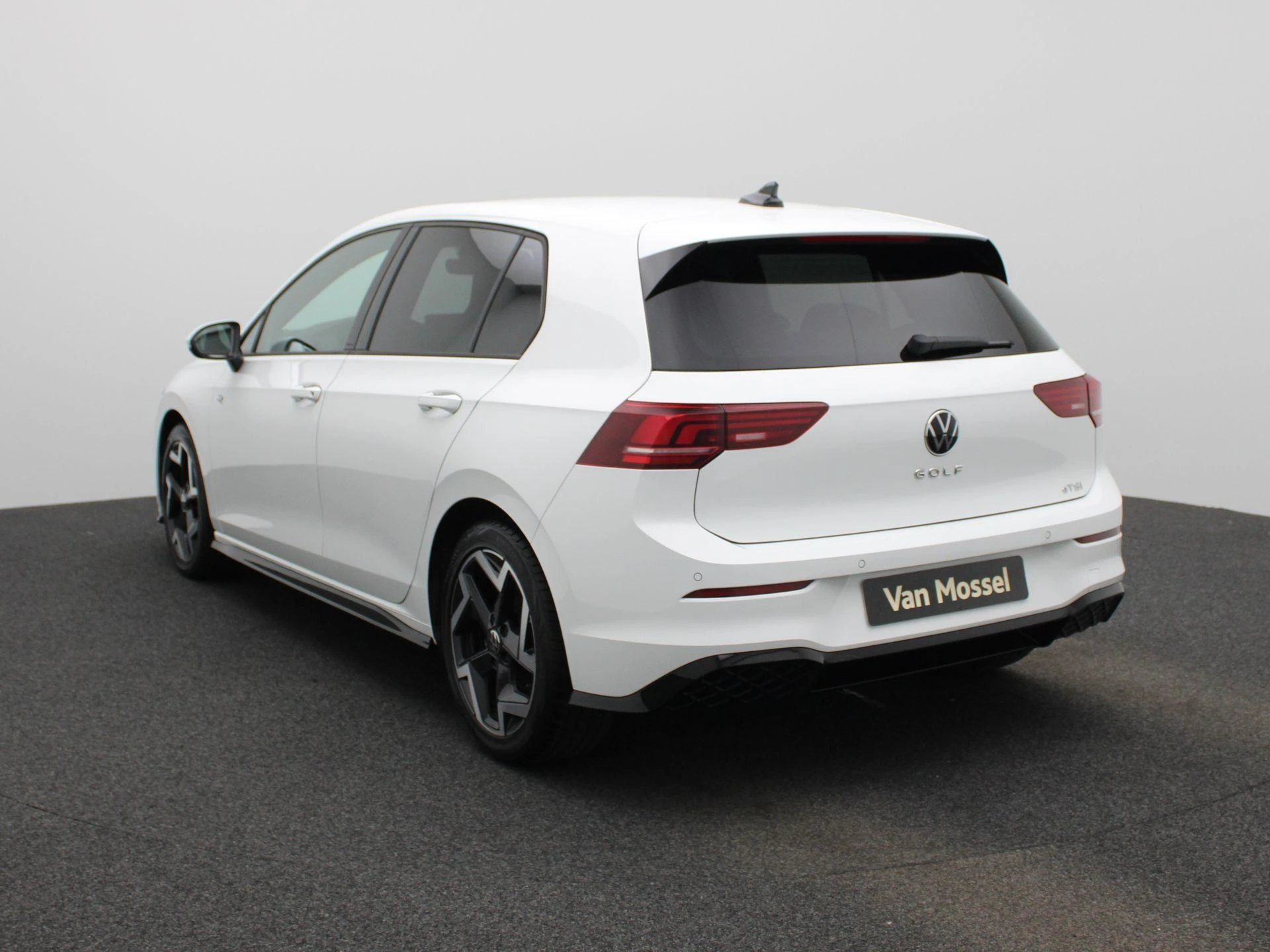 Volkswagen Golf 1.5 eTSI R-Line Edition