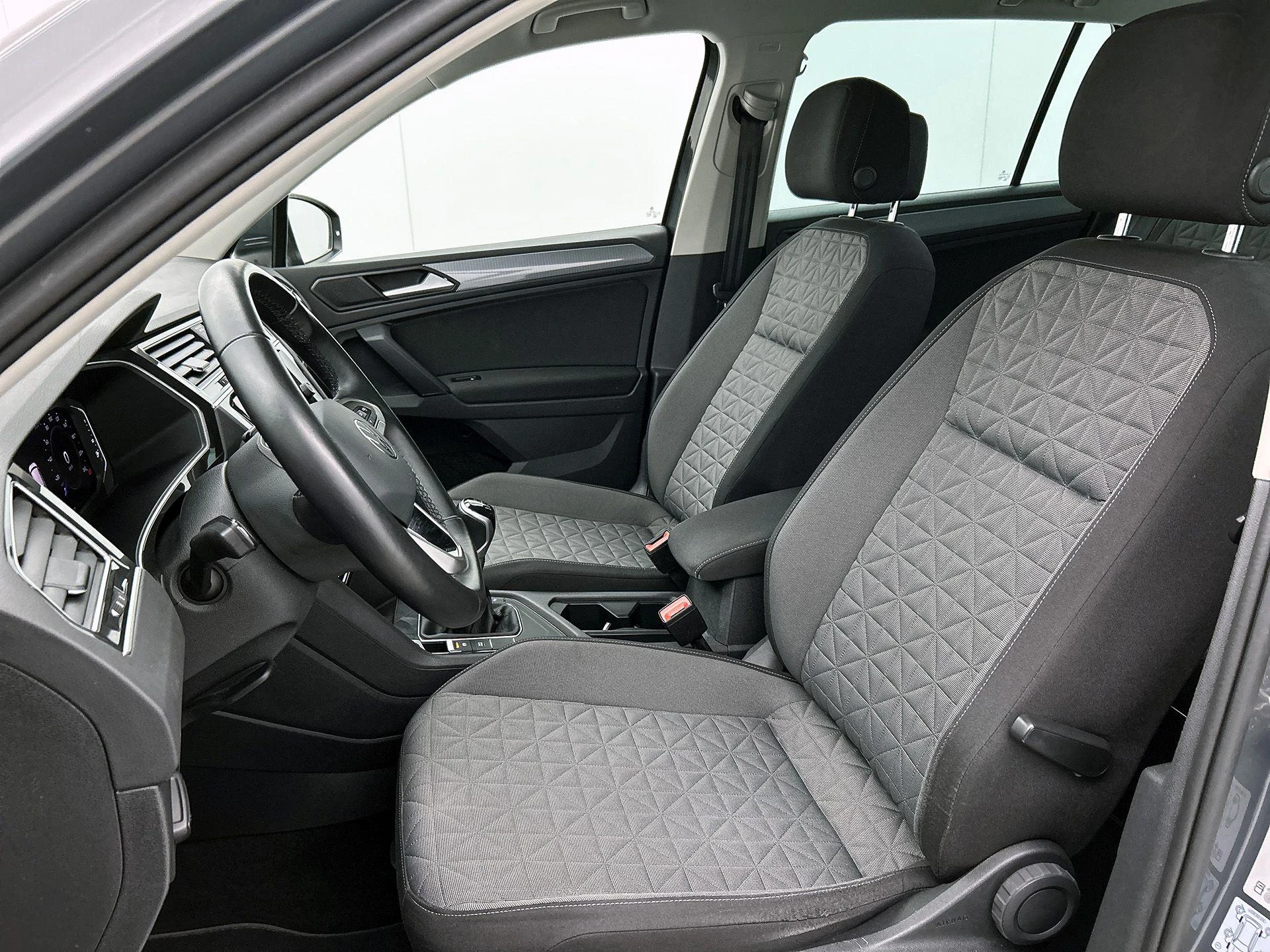 Volkswagen-Tiguan-image-36