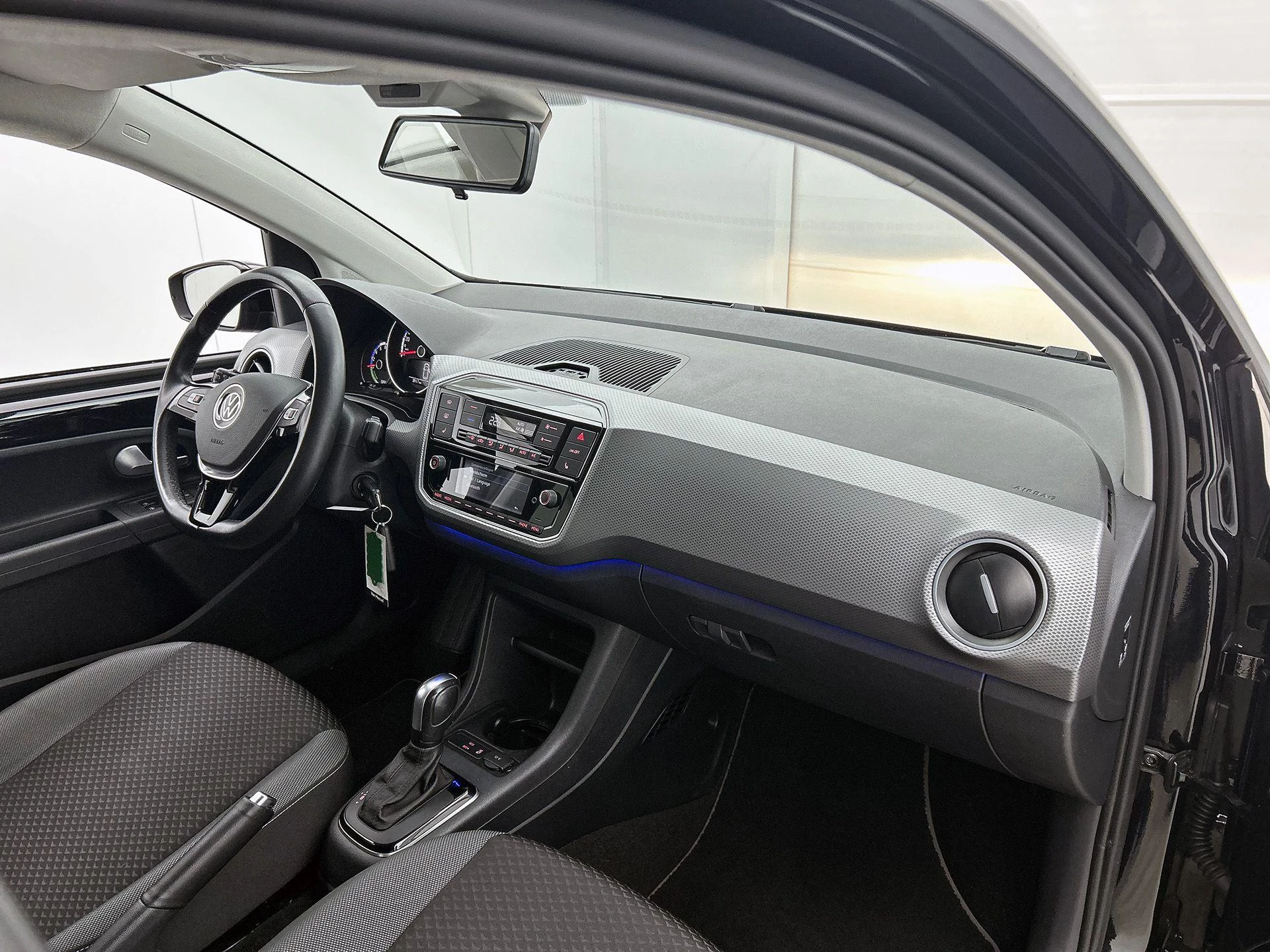 Volkswagen-e-up!-image-20