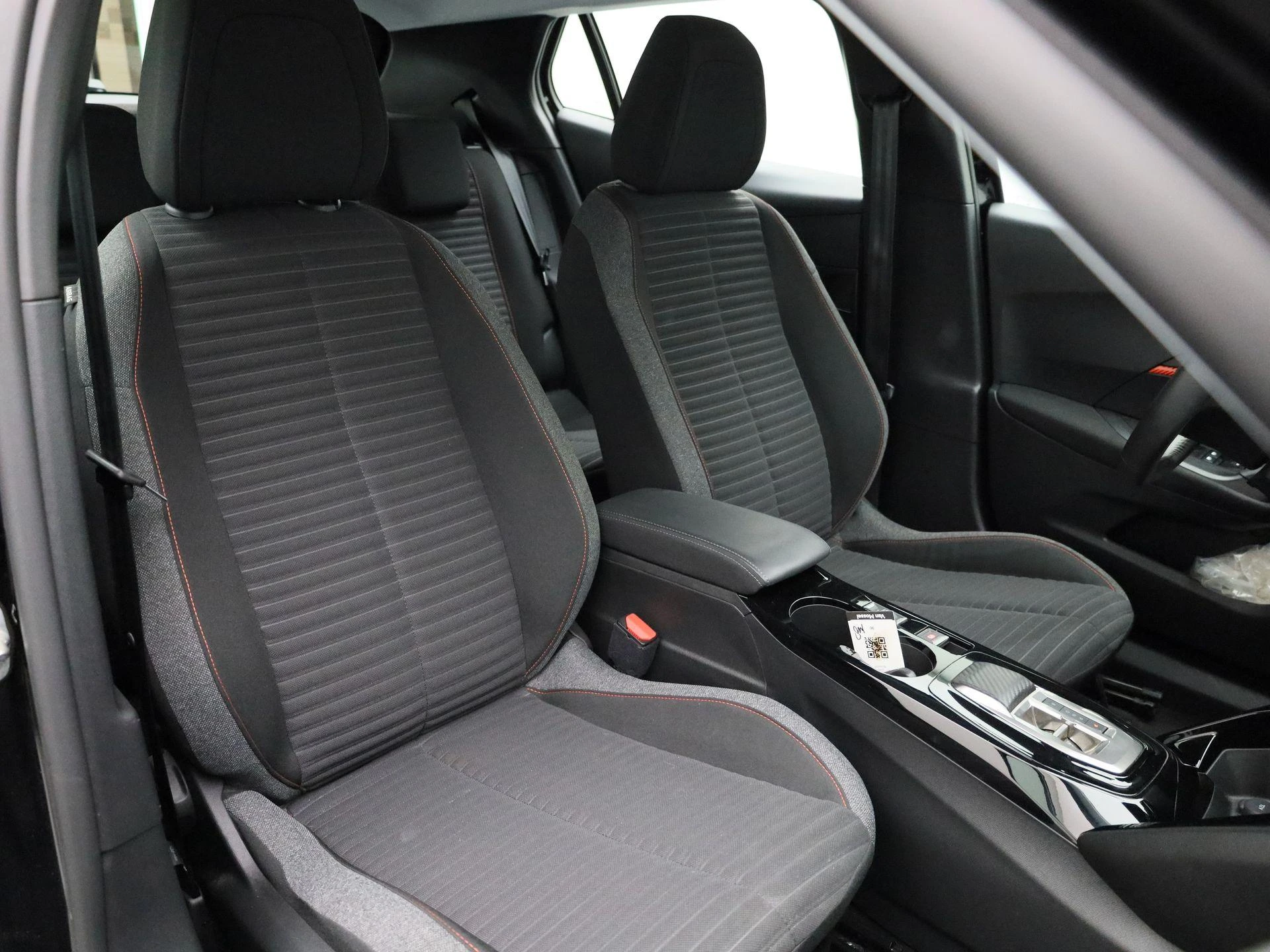 Peugeot e-2008 EV Active 50 kWh