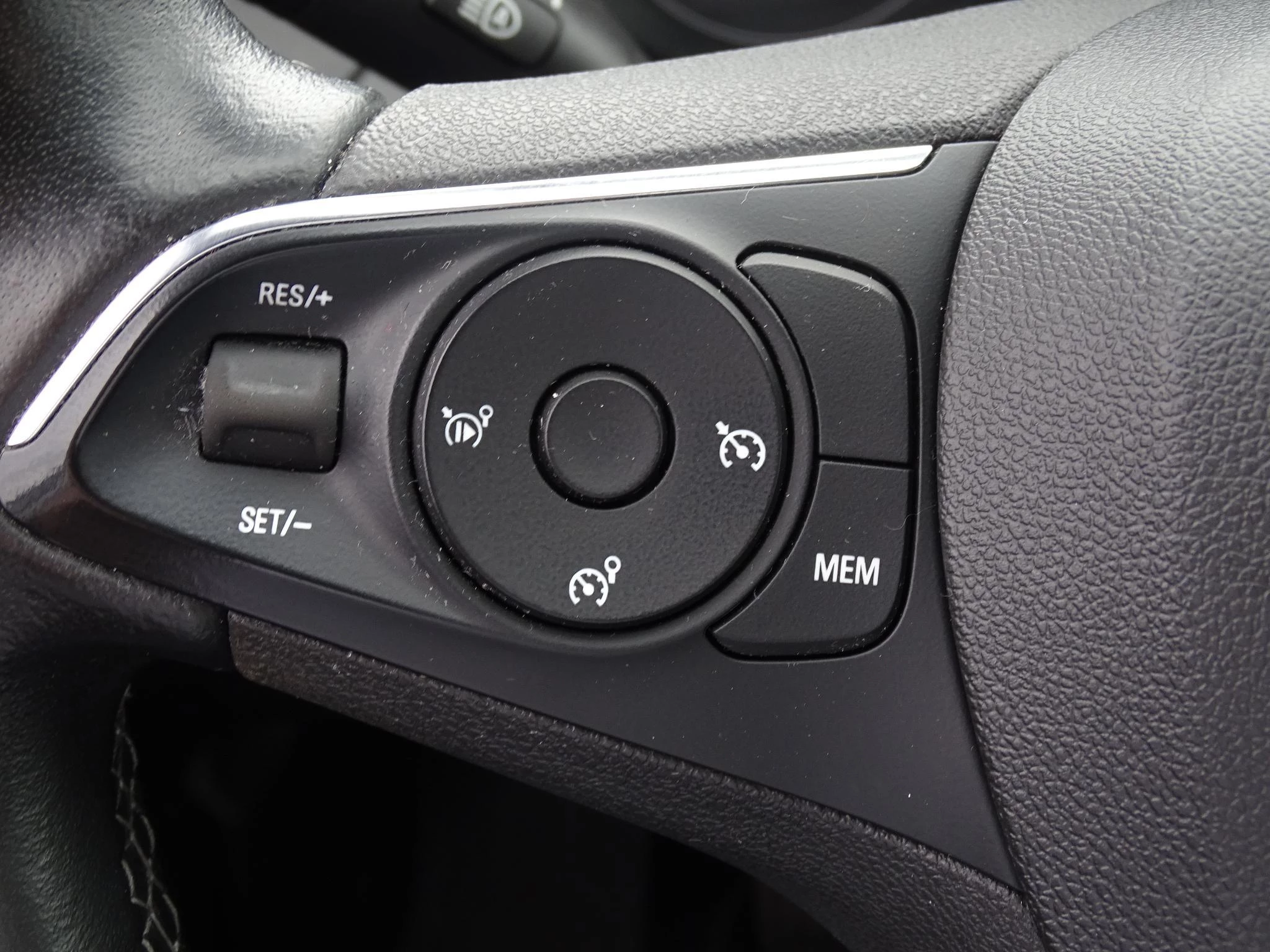 Opel-Grandland X-image-11
