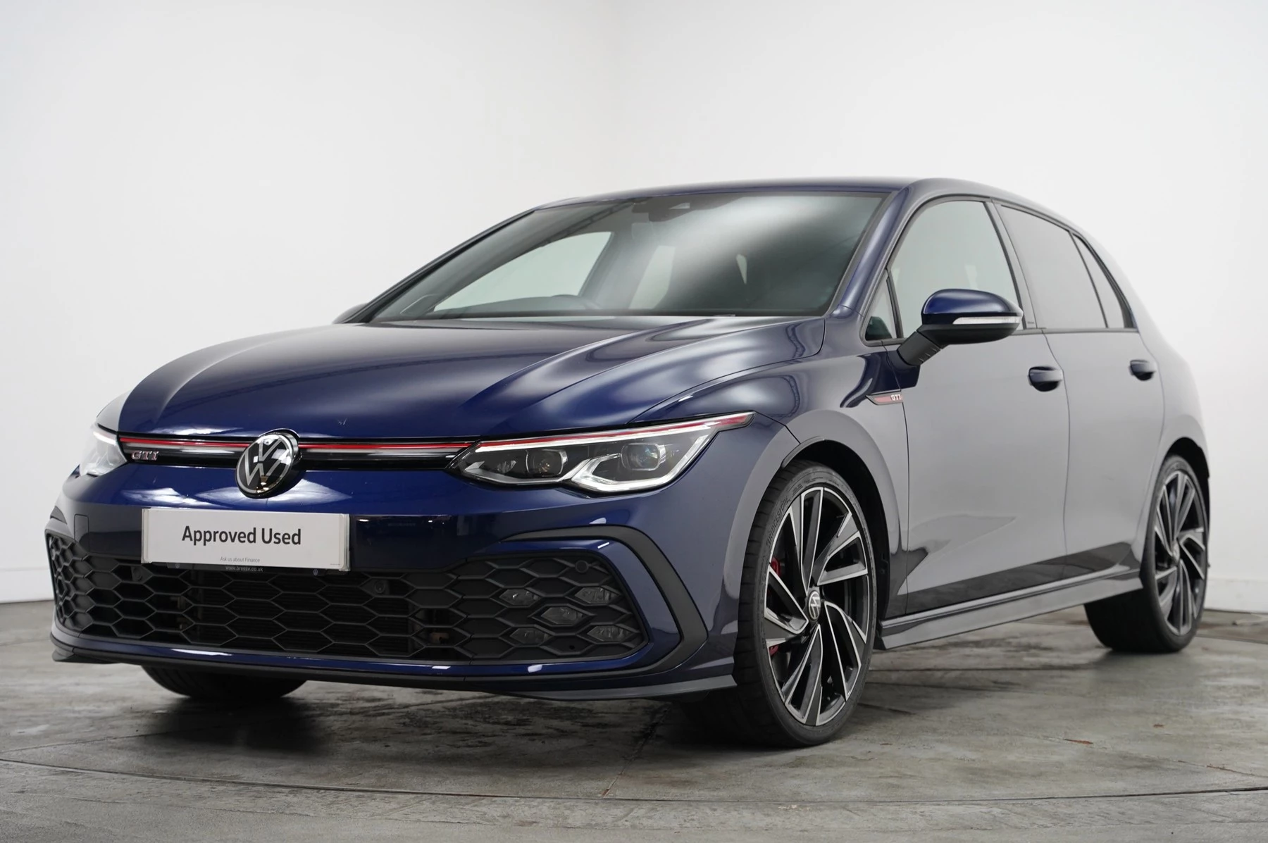 Volkswagen-Golf-image-32