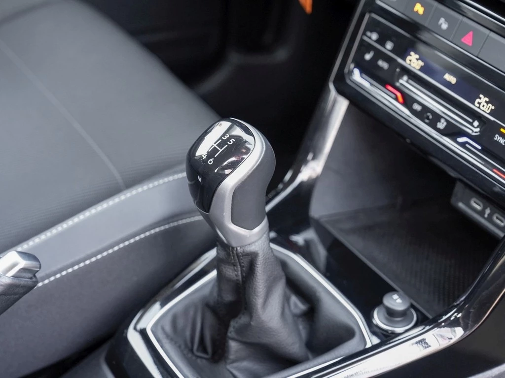 Volkswagen T-Cross 1,0 TSI Style,AHK,LED,Navi,App-Connect ALU 17",Kamera,Climaronic
