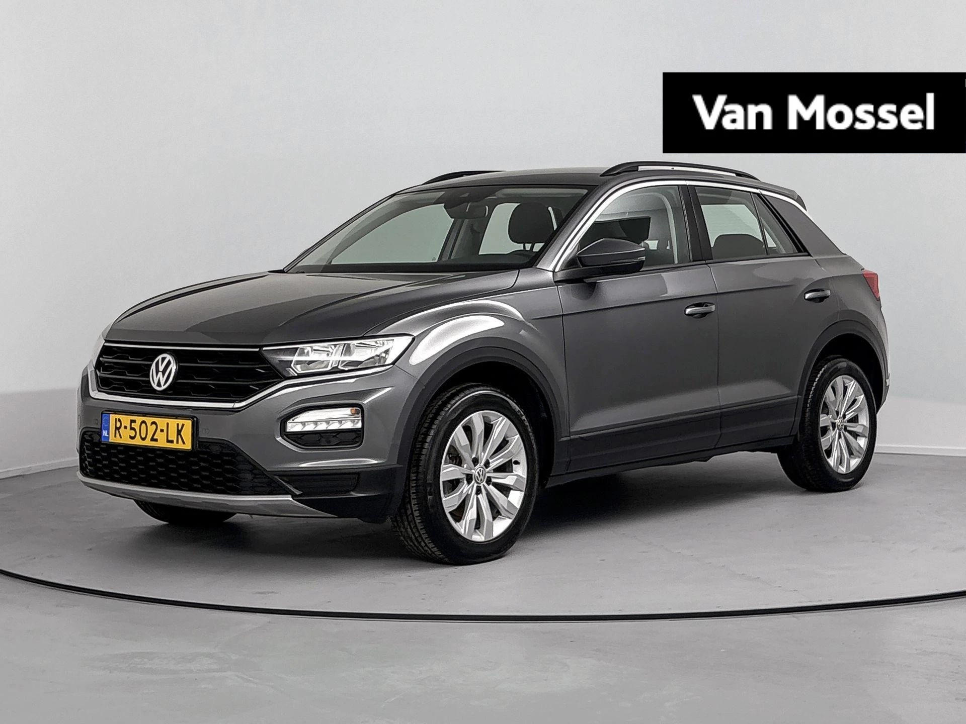 Volkswagen-T-Roc-image-0