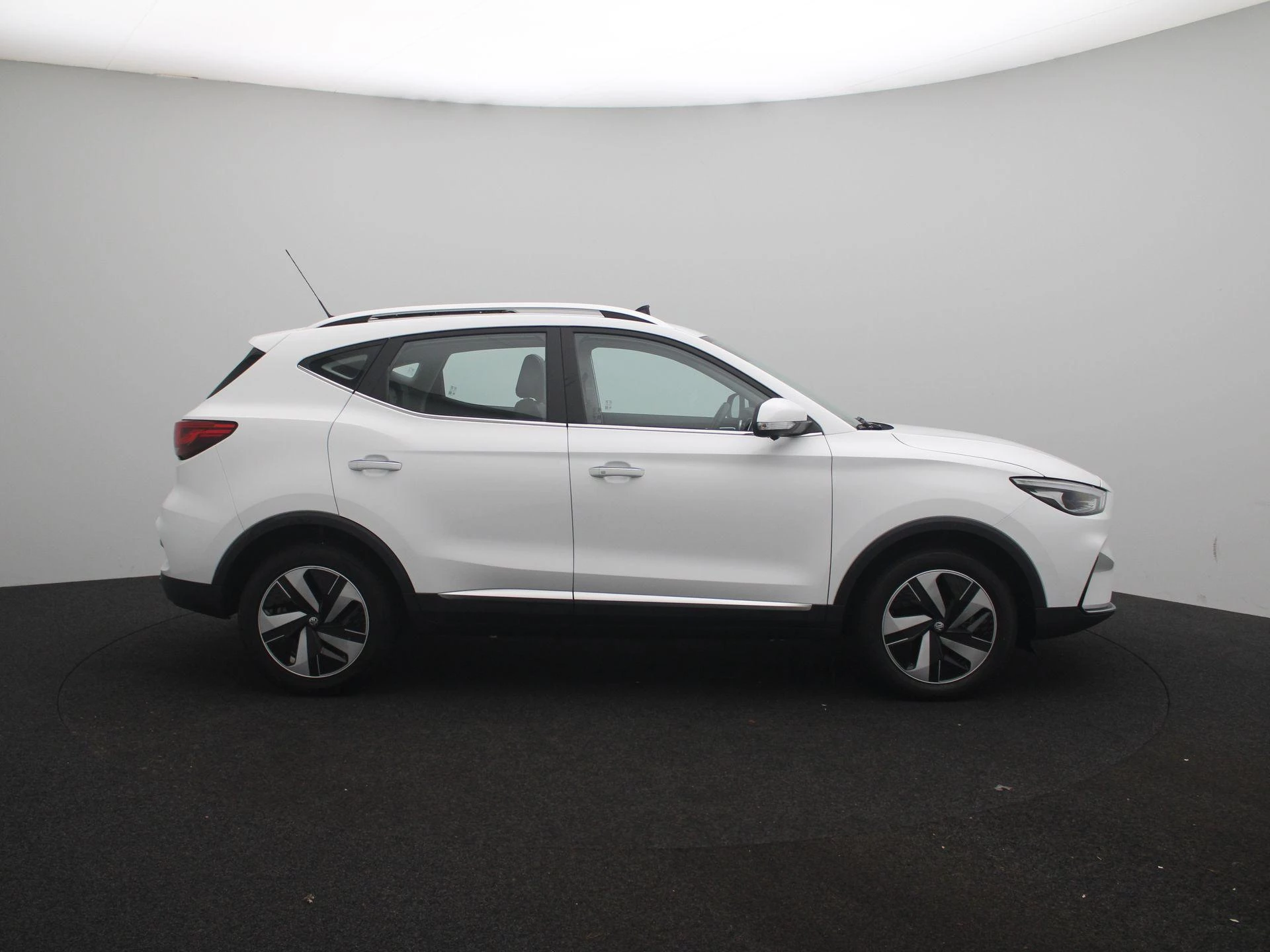 MG-ZS EV-image-6
