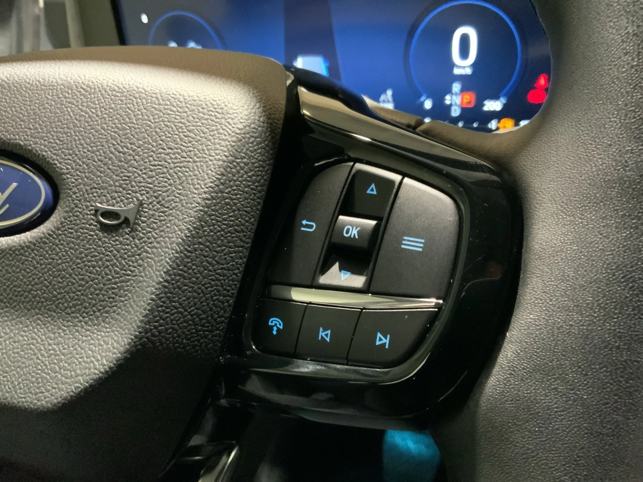 Ford-Tourneo Custom-image-18