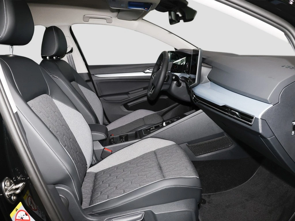 Volkswagen-Golf-image-4