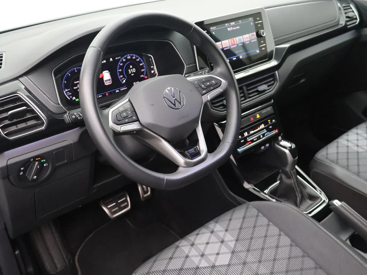 Volkswagen-T-Cross-image-6