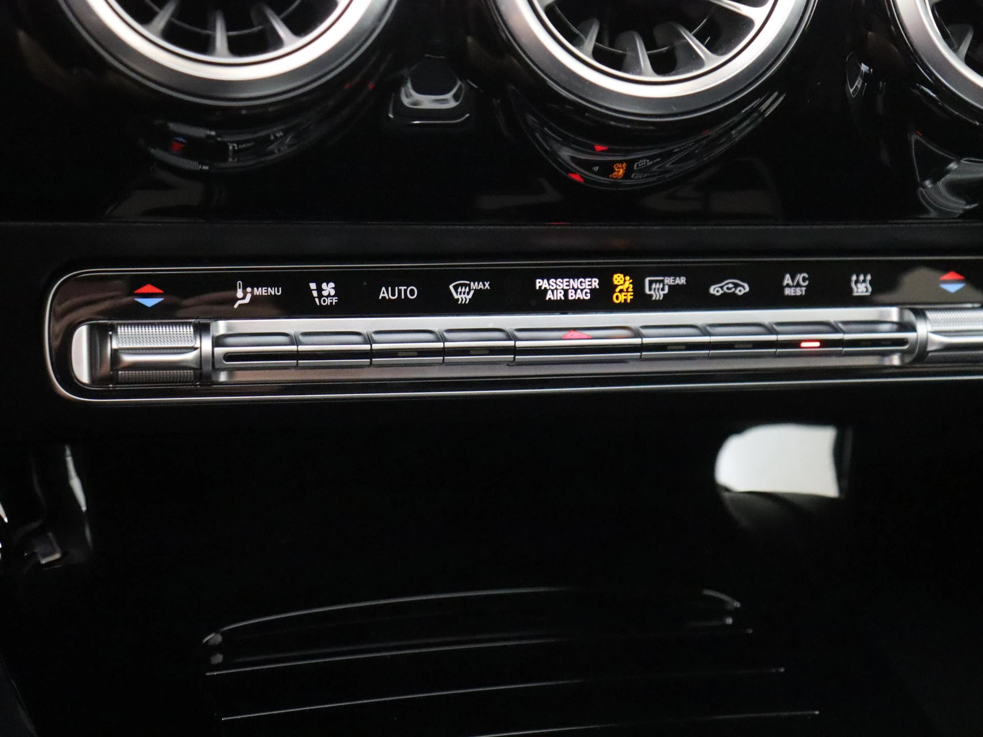 Mercedes-Benz A-Klasse 250 e Business Solution AMG