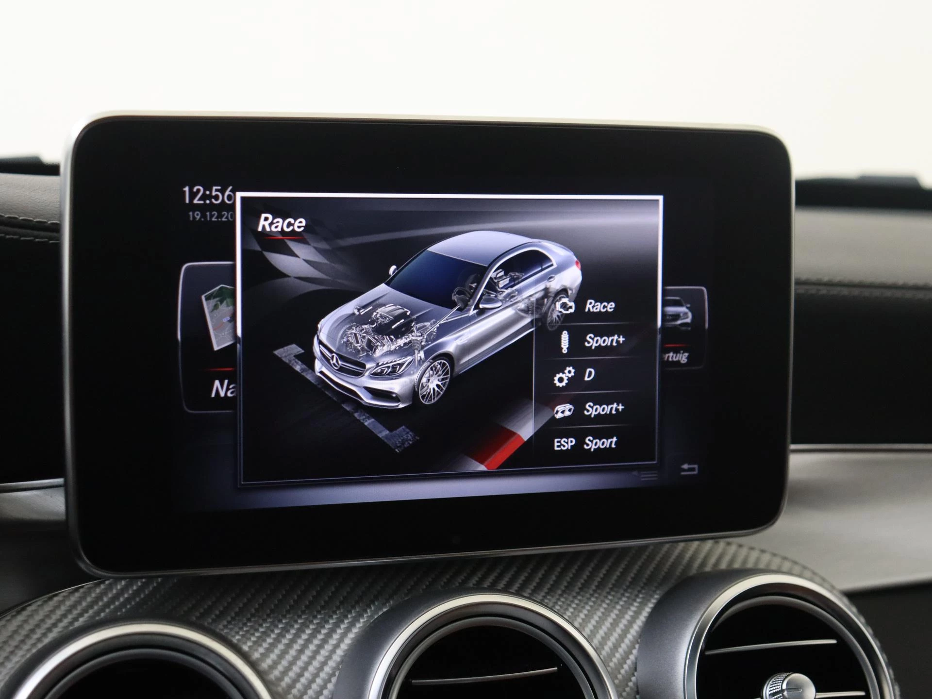 Mercedes-Benz-C-Klasse-image-23