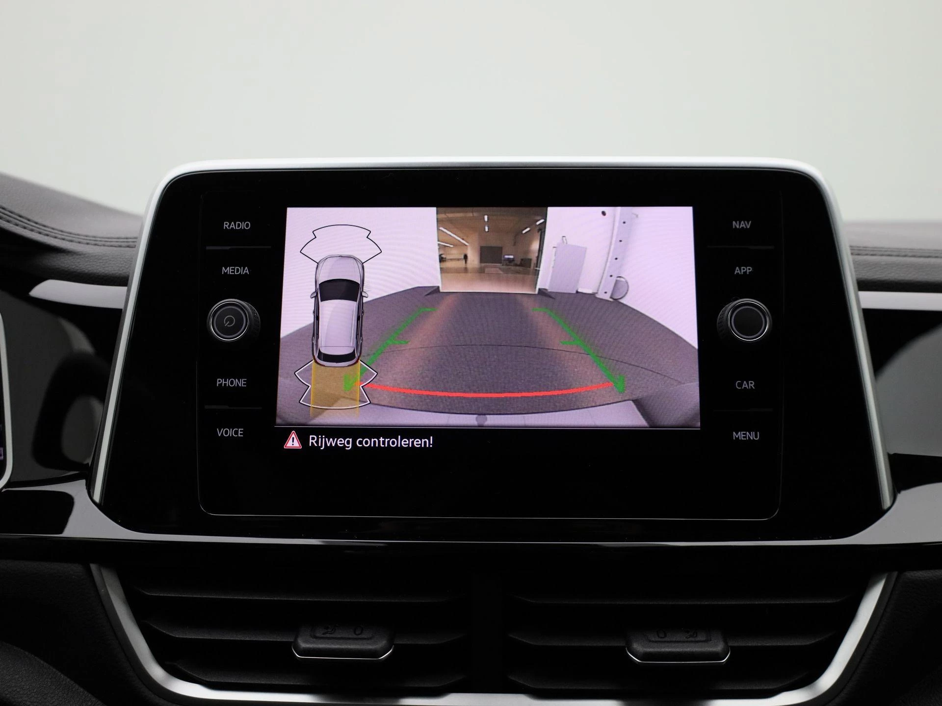 Volkswagen-T-Roc-image-26