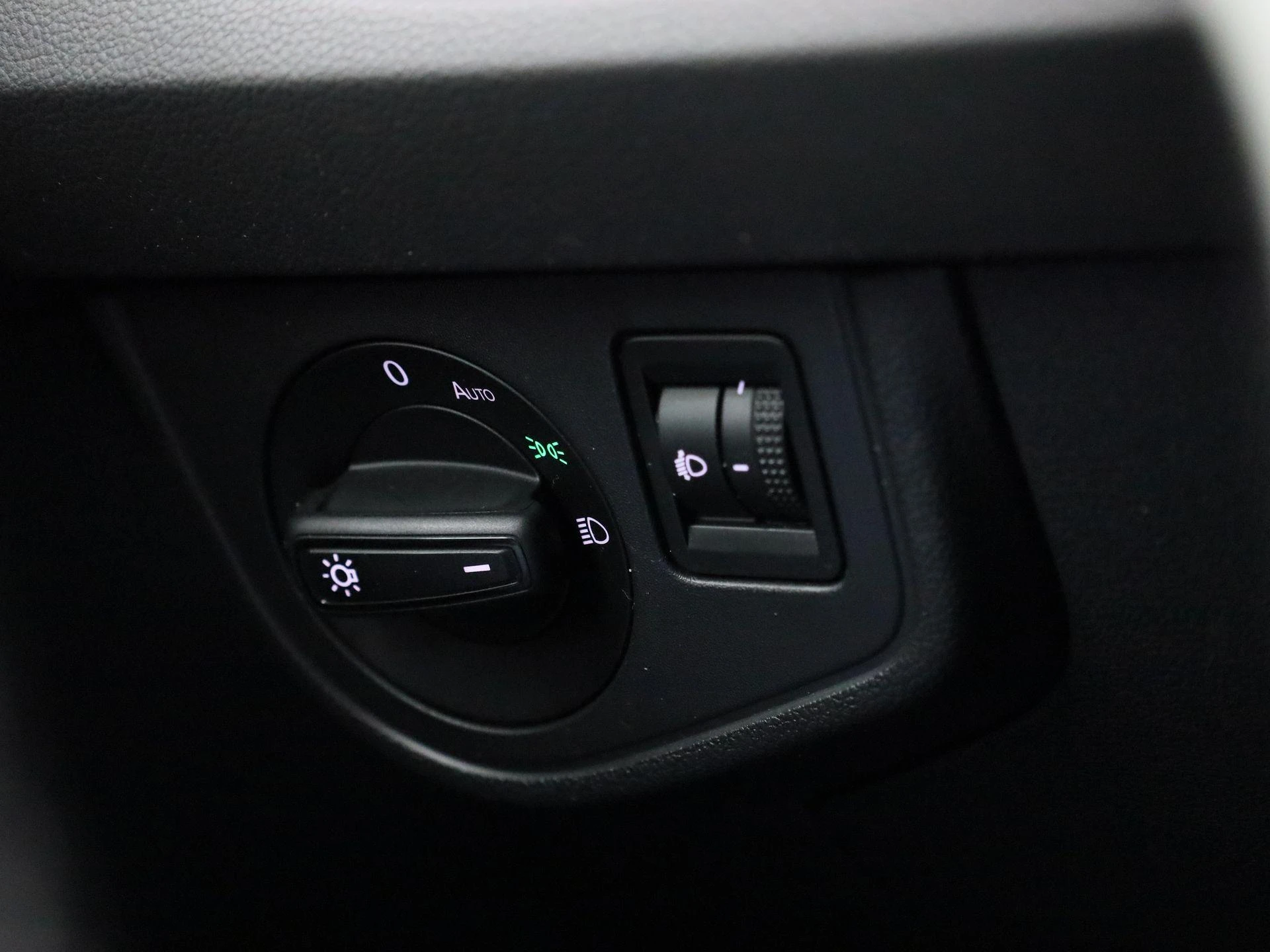 Volkswagen-Polo-image-24