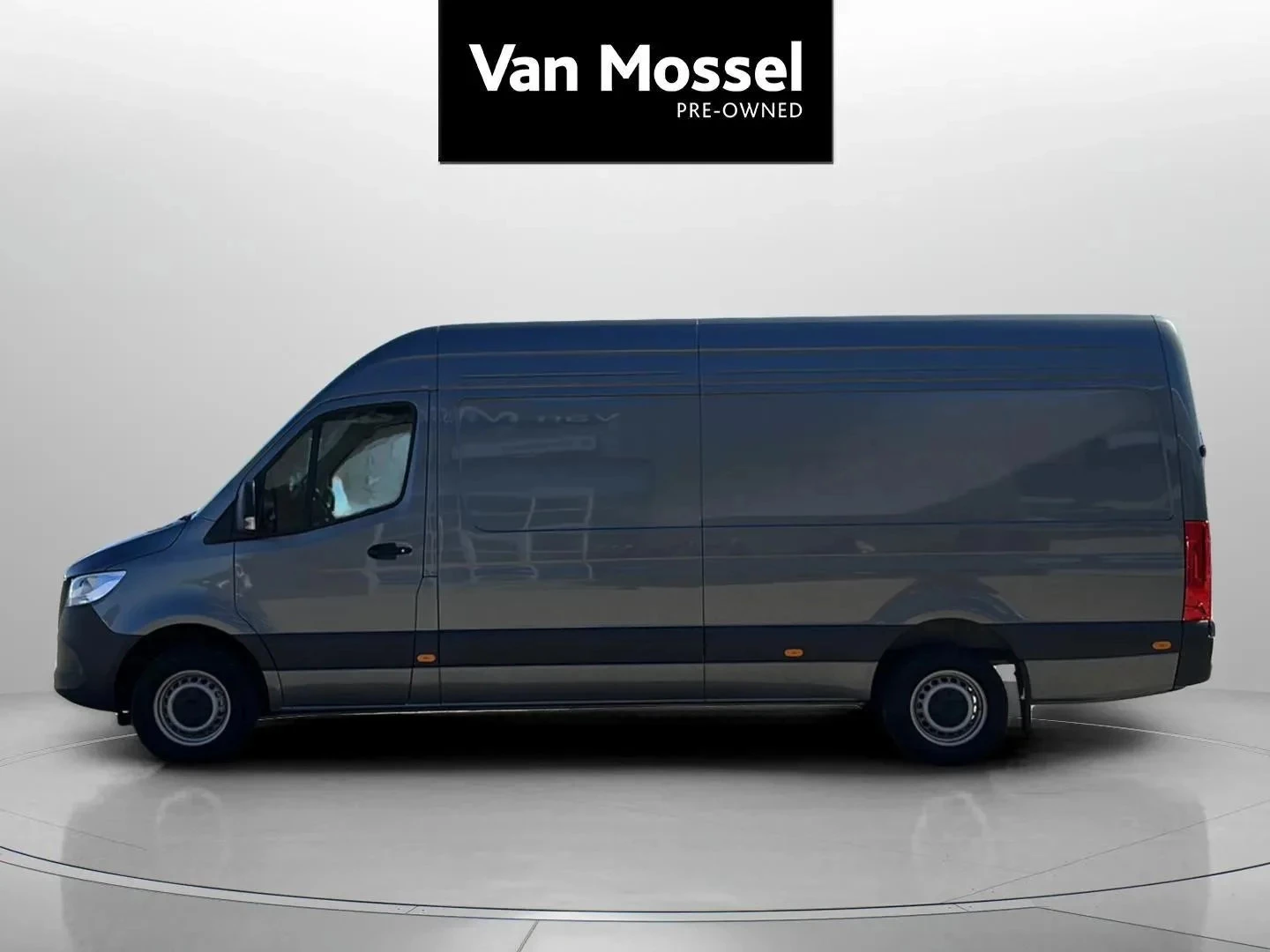 Mercedes-Benz-Sprinter-image-1