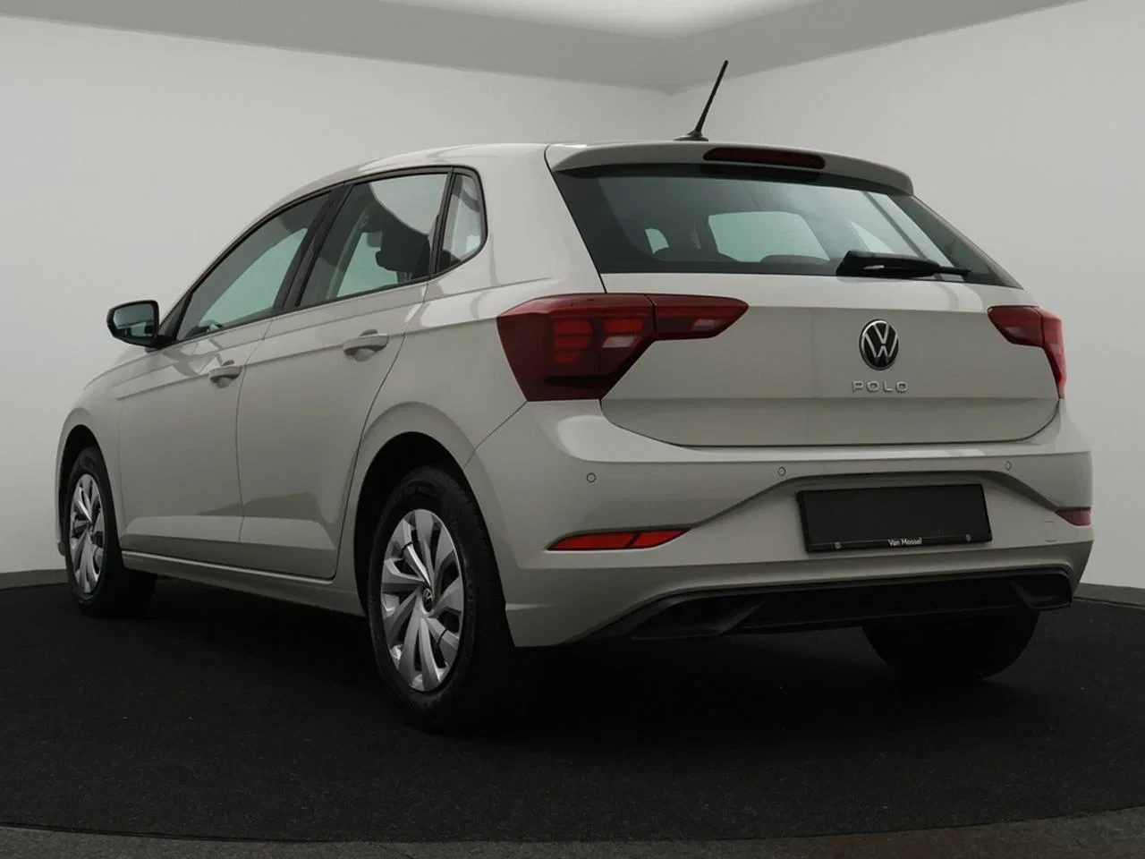 Volkswagen-Polo-image-1