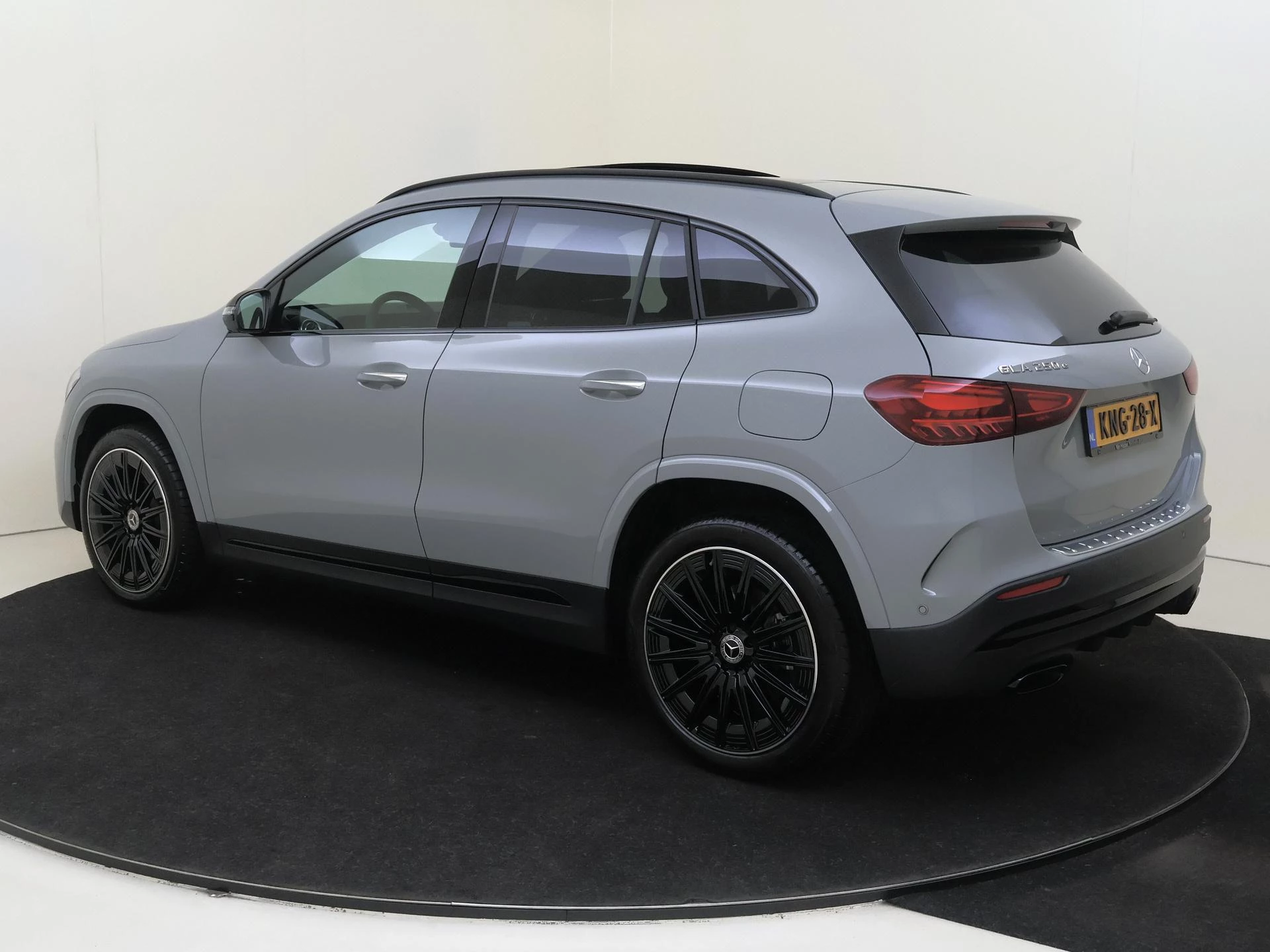 Mercedes-Benz GLA 250 e Business Solution AMG