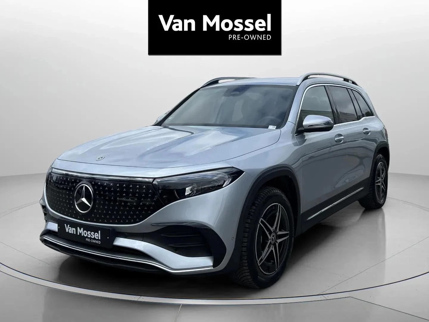 Mercedes-Benz-EQB-image-0