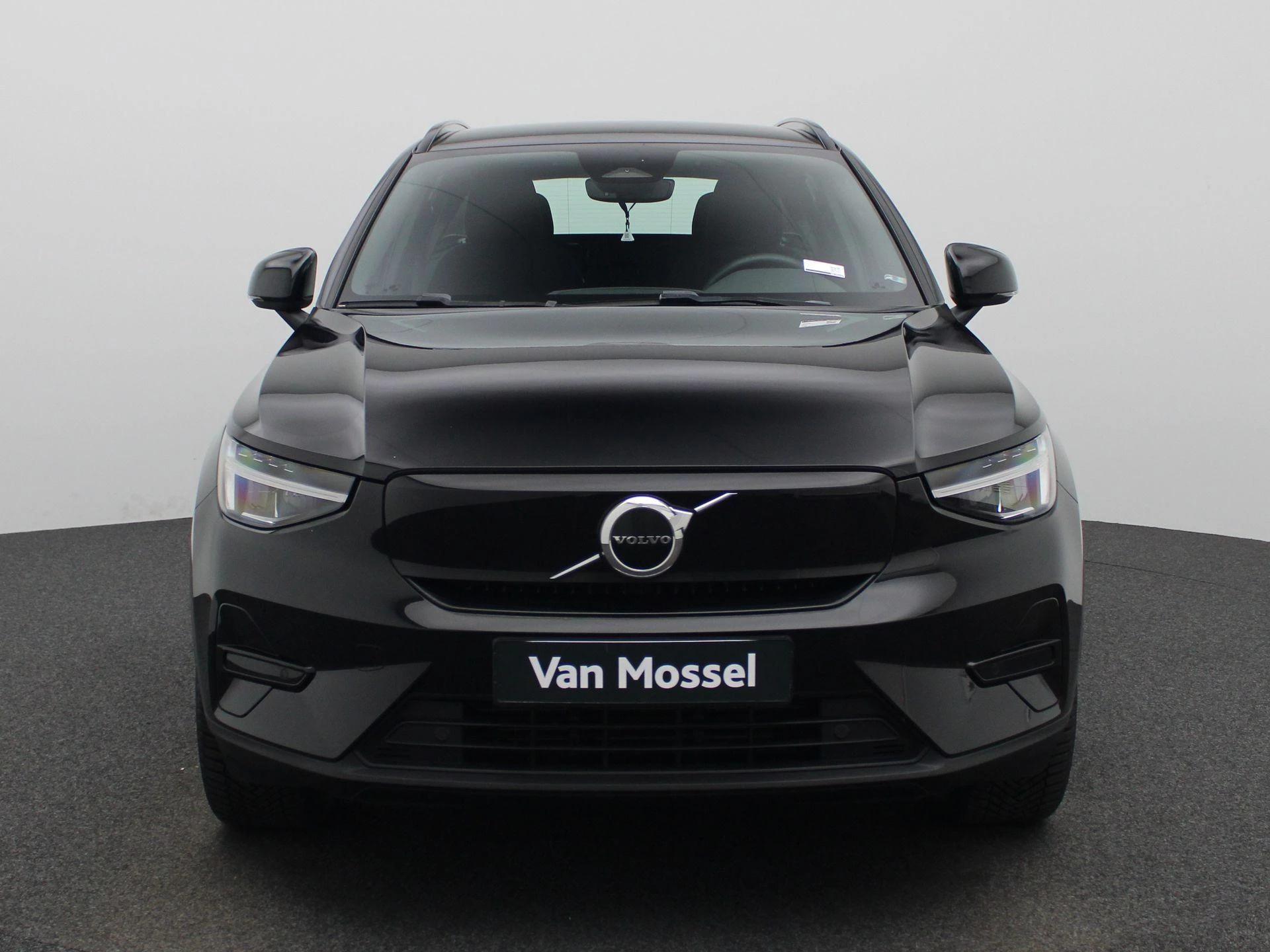 Volvo-XC40-image-2