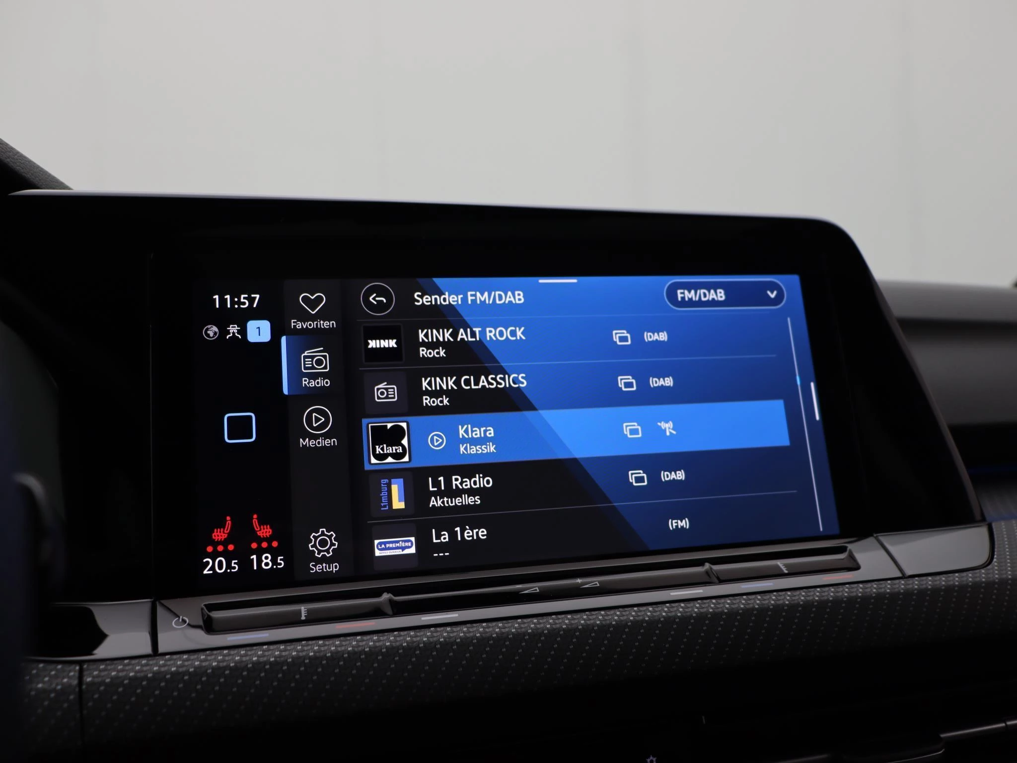 Volkswagen-Golf-image-20