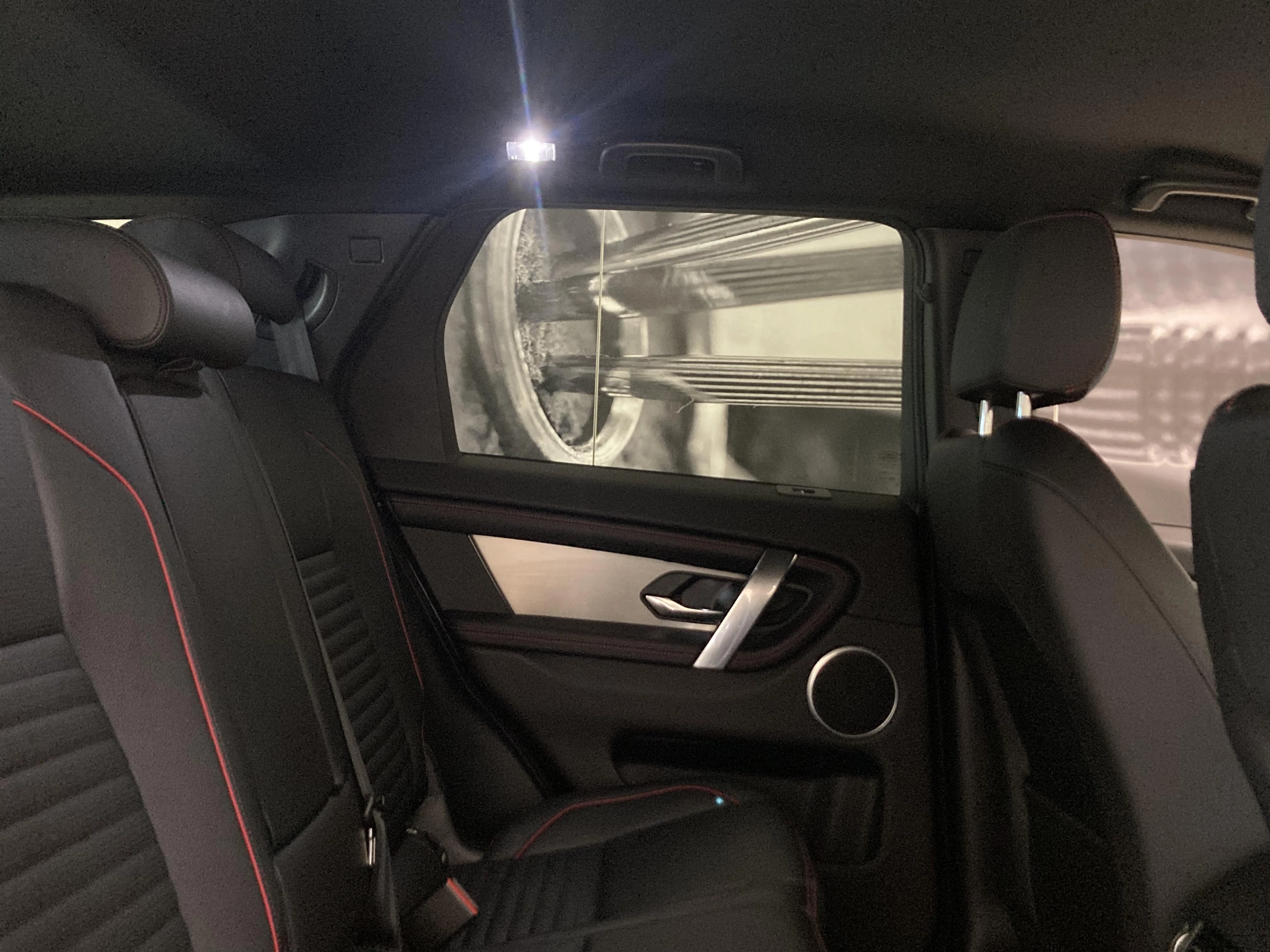 Land Rover-Discovery Sport-image-5