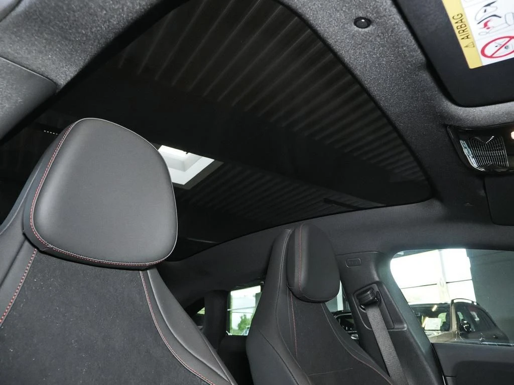 Mercedes-Benz-CLA 200-image-15