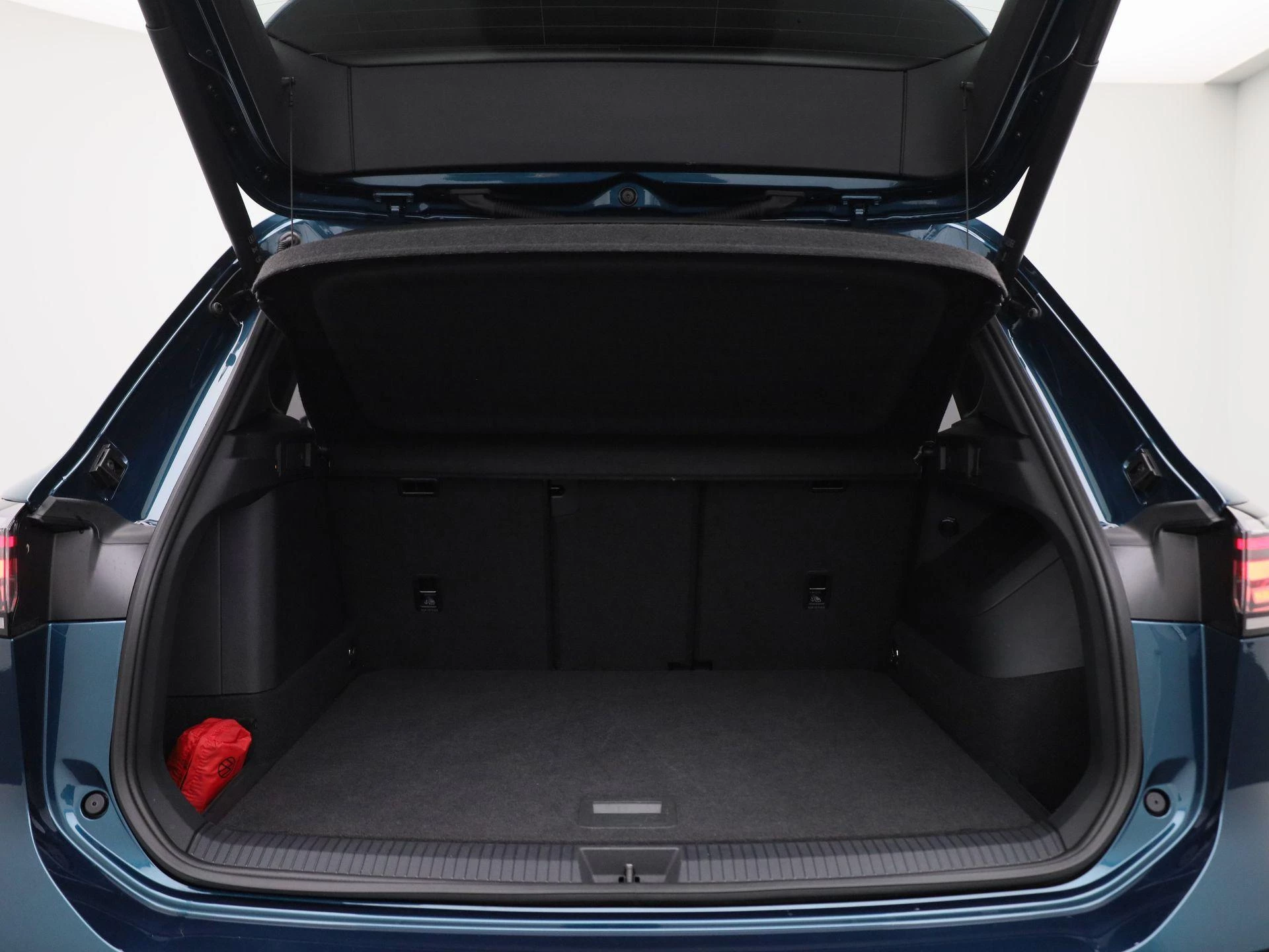 Volkswagen-Tiguan-image-13