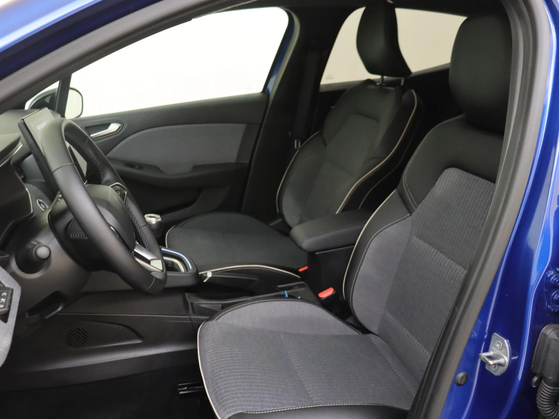 Renault-Clio-image-13