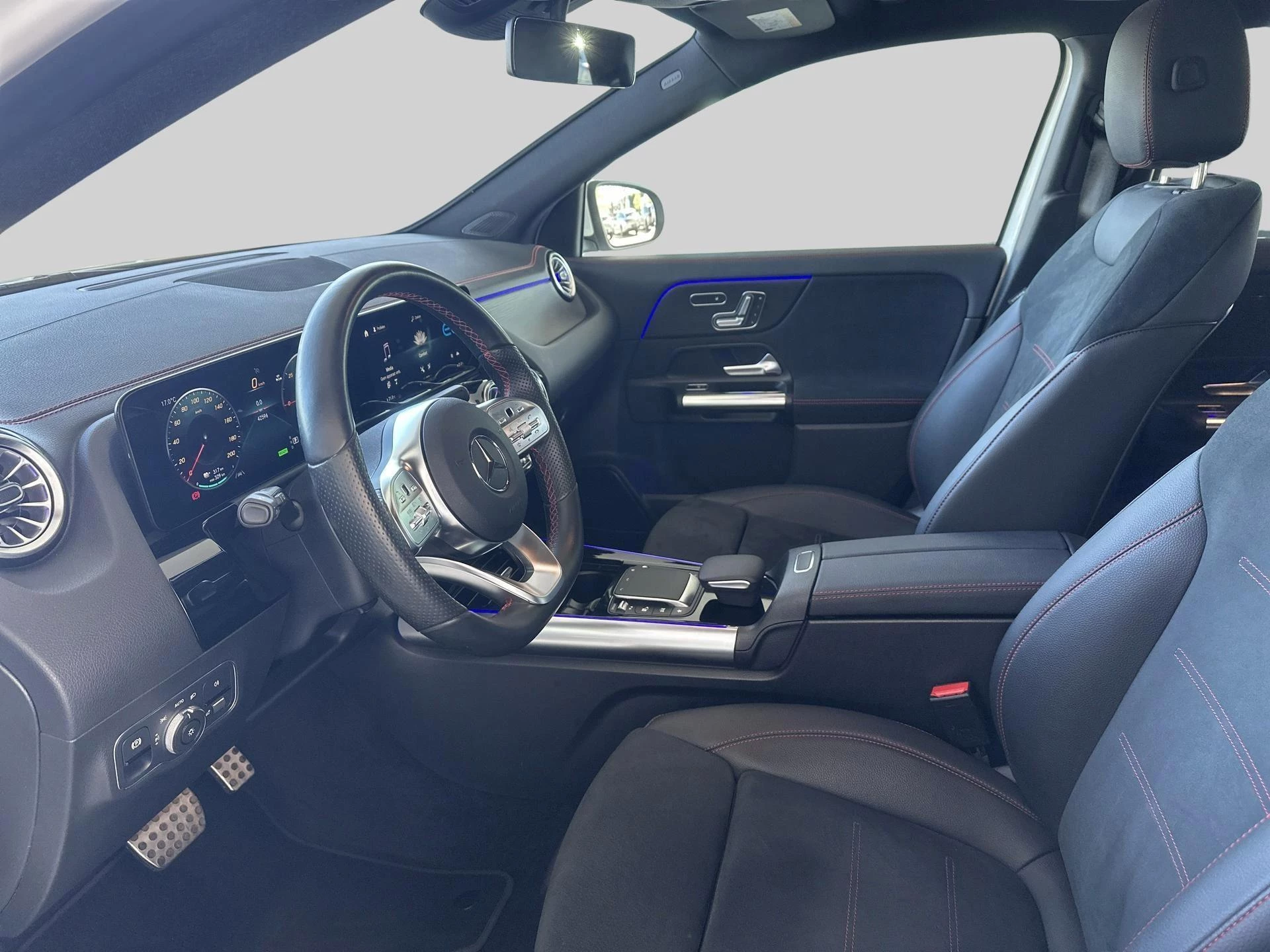 Mercedes-Benz EQA 350 4MATIC AMG Line + TREKHAAK + 360 CAMERA + MEMORY ZETELS +