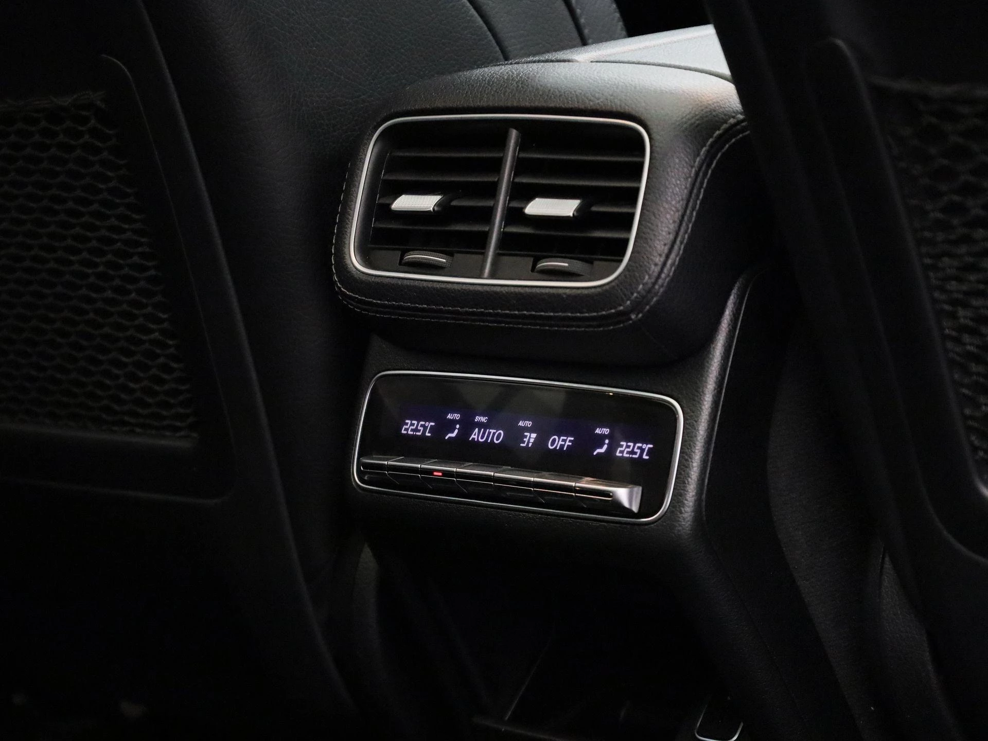 Mercedes-Benz-GLE-image-52