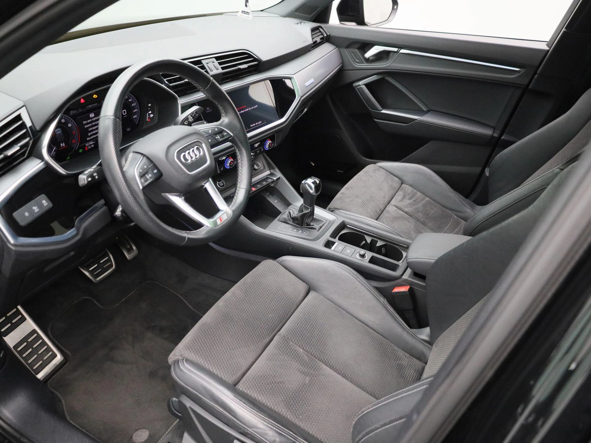 Audi-Q3-image-17