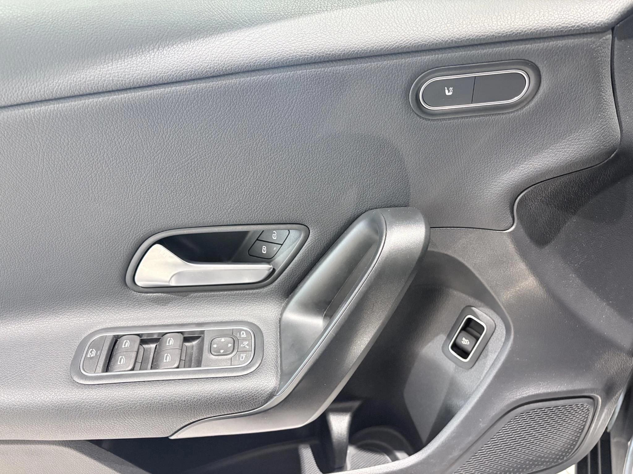 Mercedes-Benz-A-Klasse-image-11