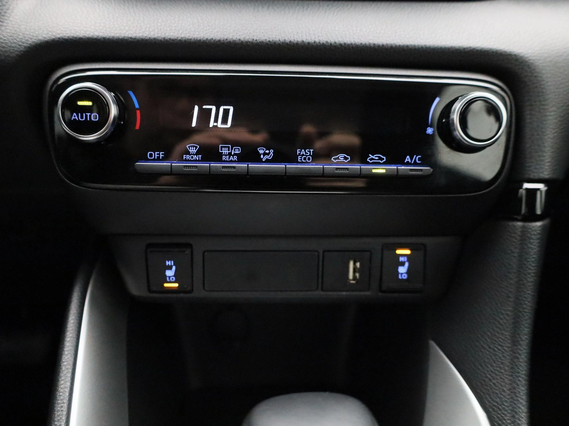 Mazda-2 Hybrid-image-19