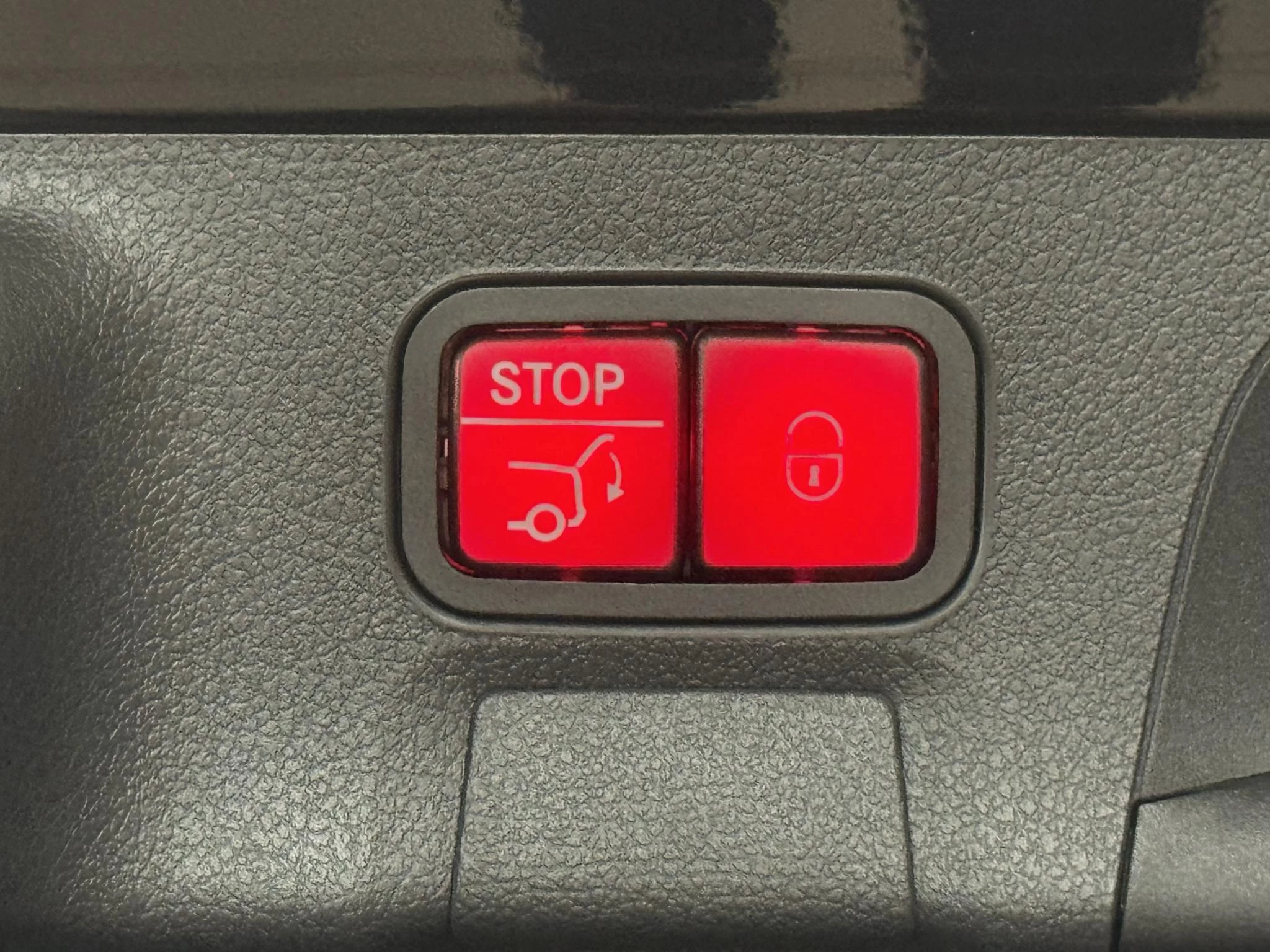 Mercedes-Benz-CLA-image-19