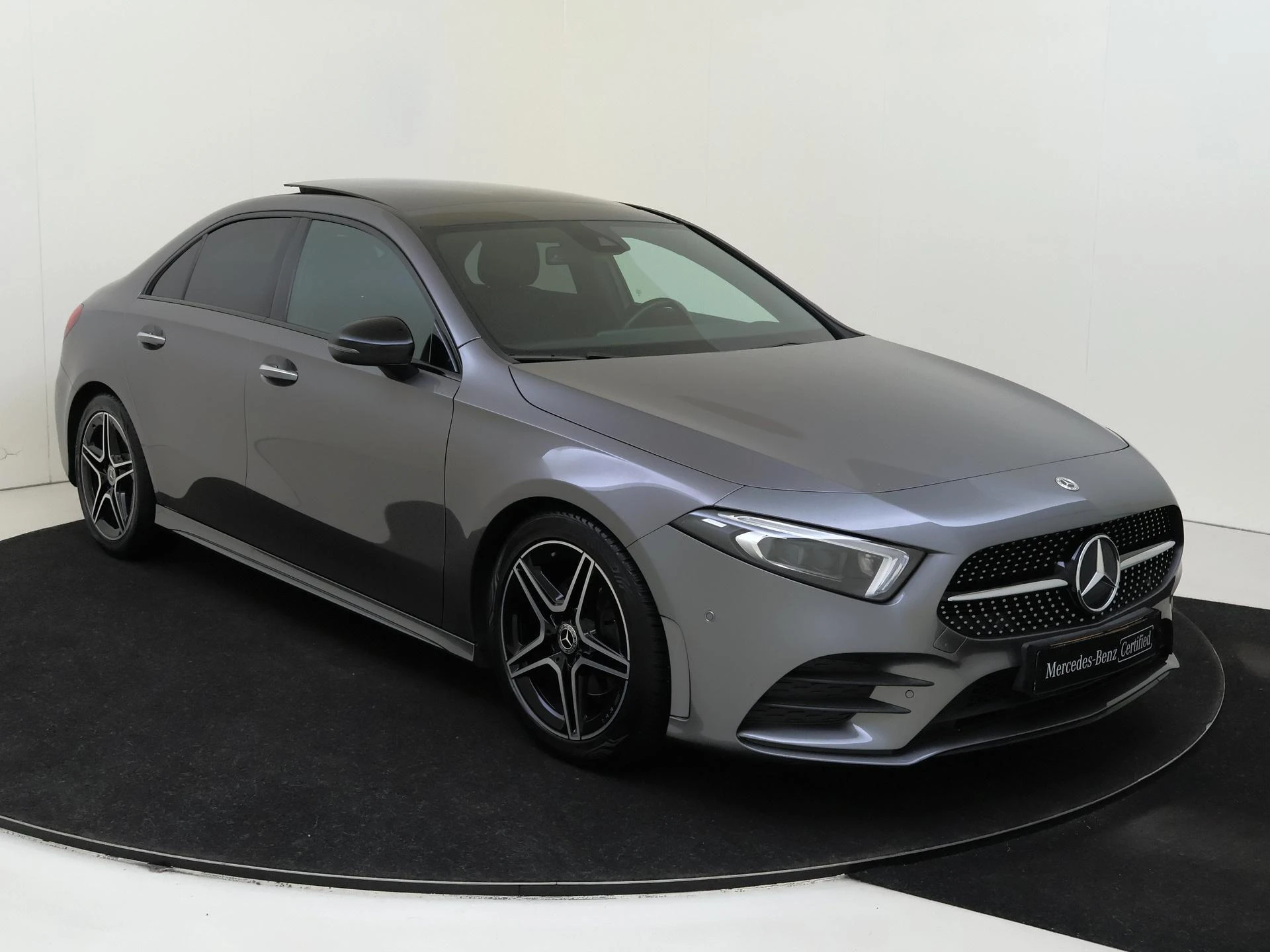 Mercedes-Benz-A-Klasse-image-3