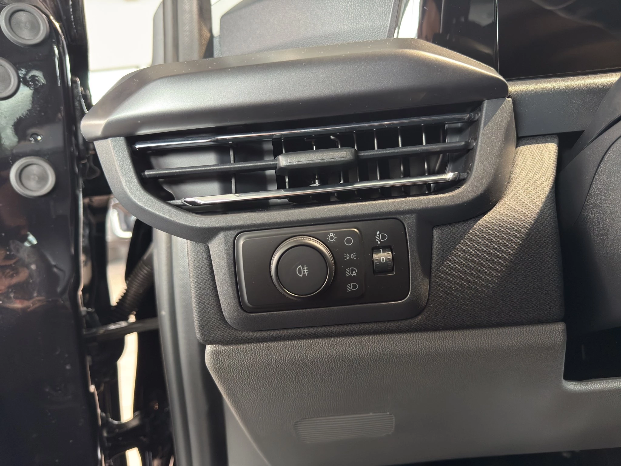 Ford-Tourneo Custom-image-18