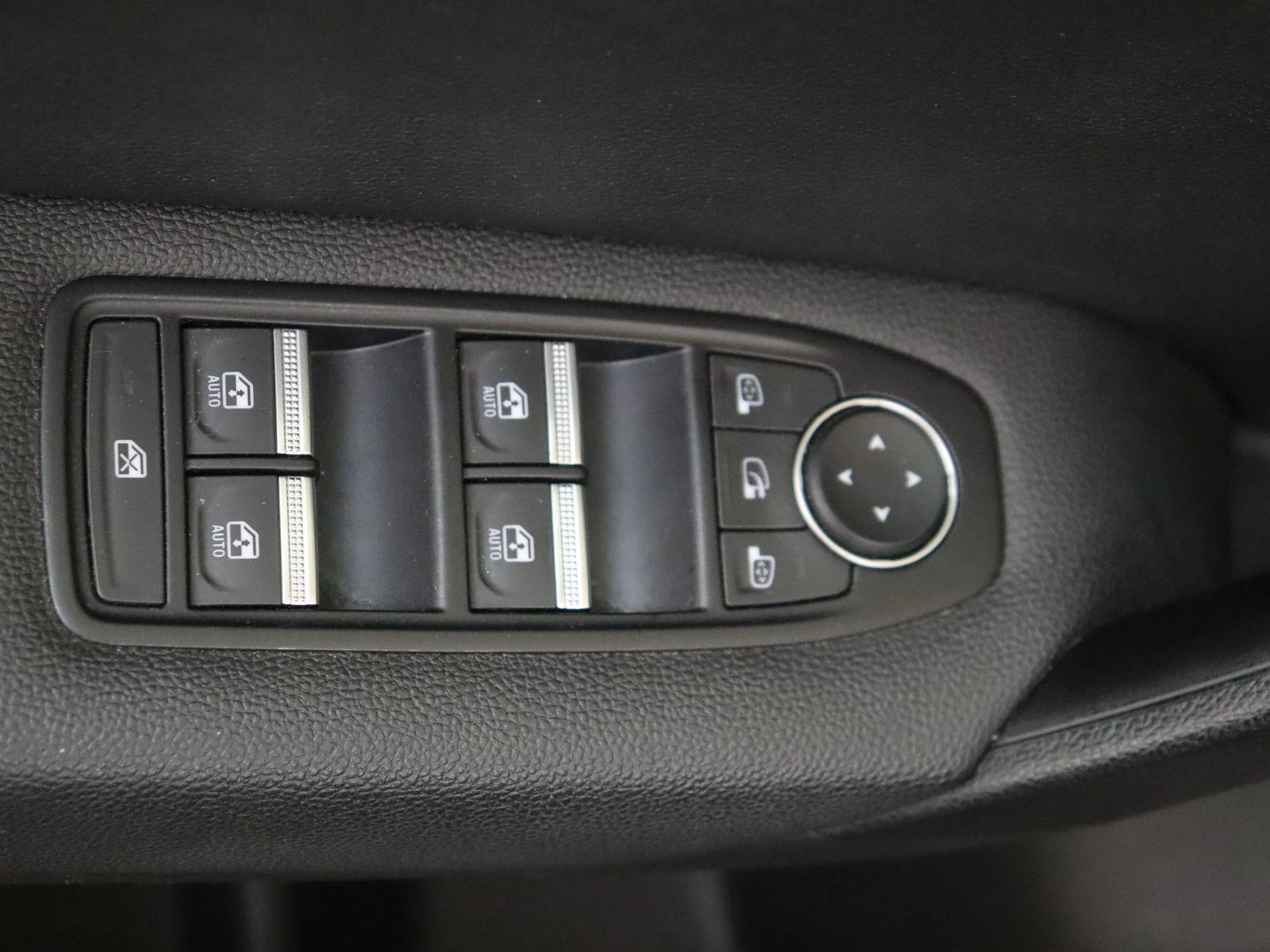 Renault-Captur-image-24