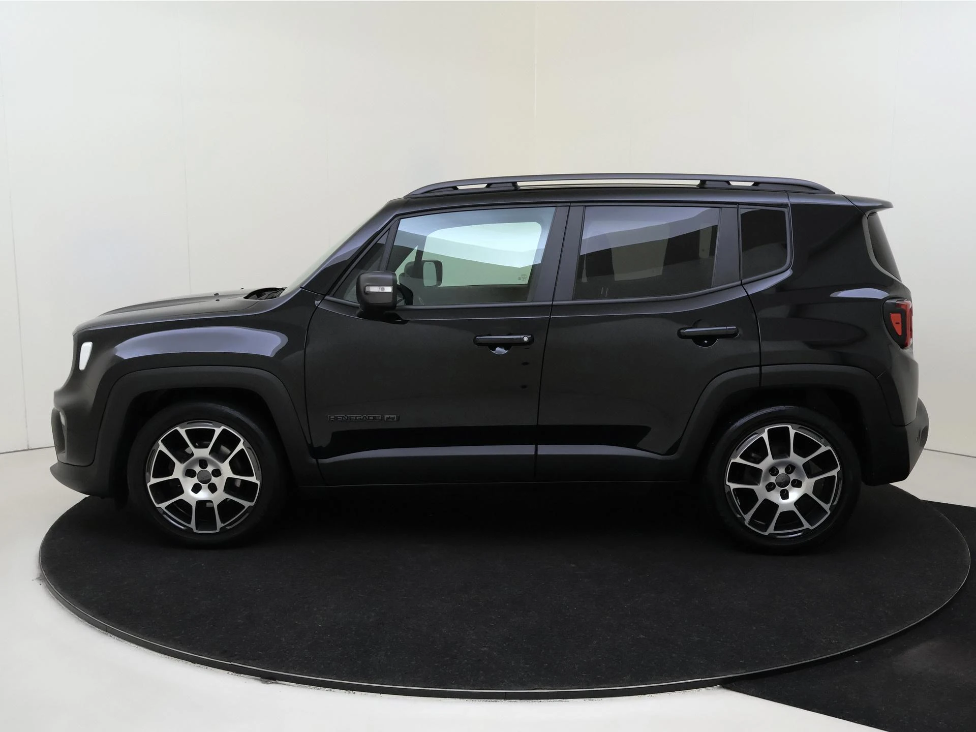 Jeep-Renegade-image-7