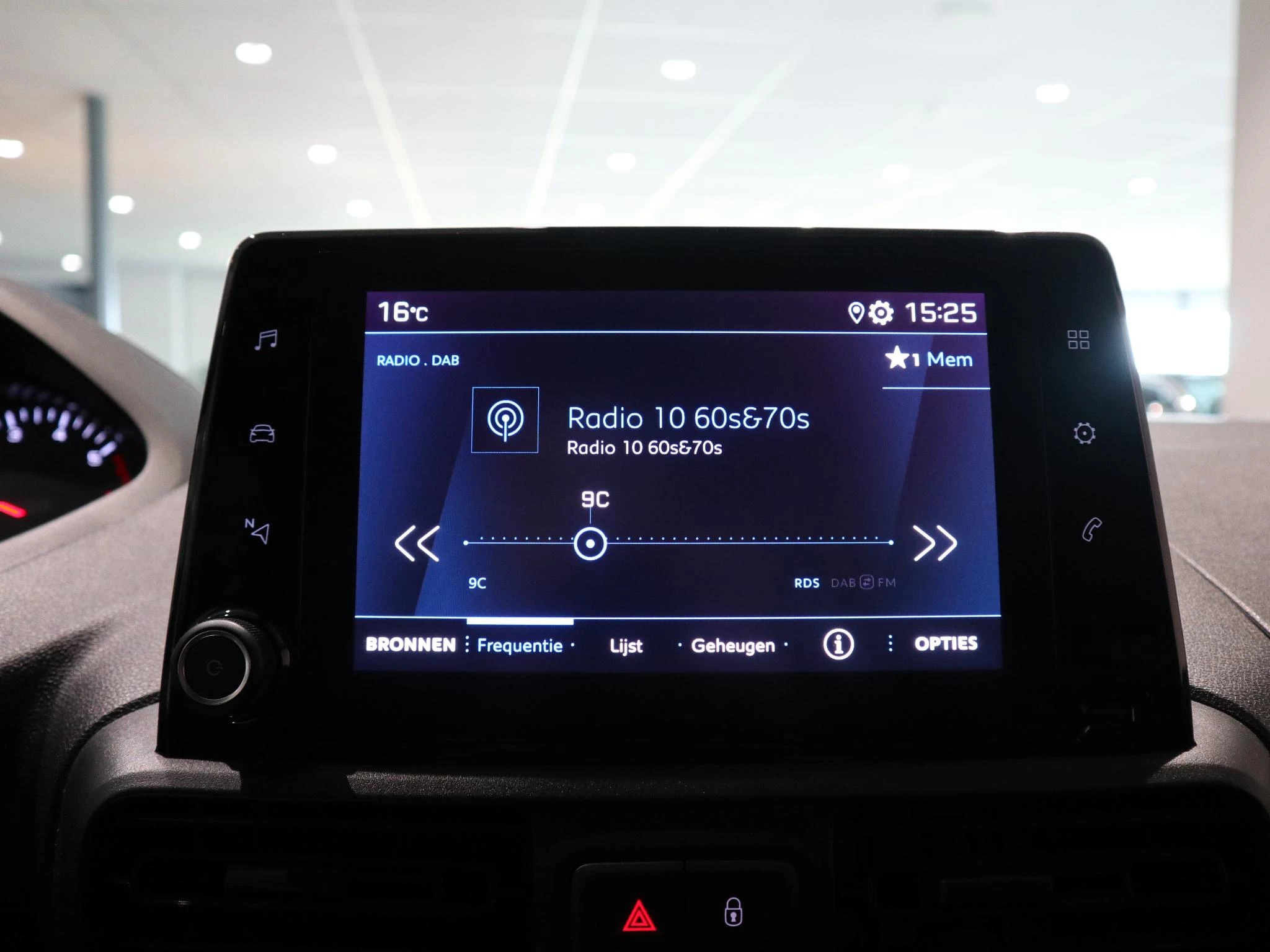 Peugeot-Partner-image-12