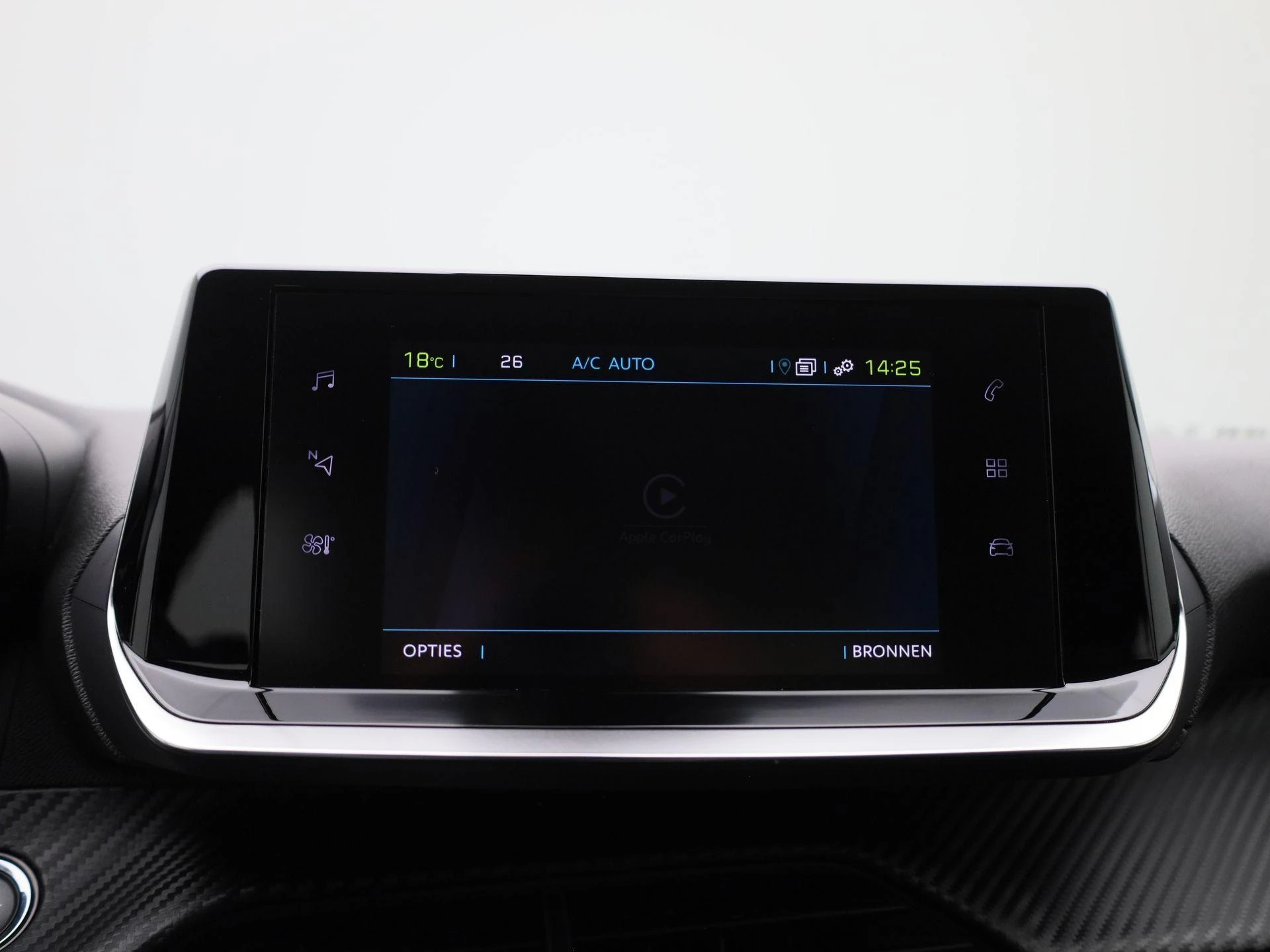 Peugeot-e-2008-image-22