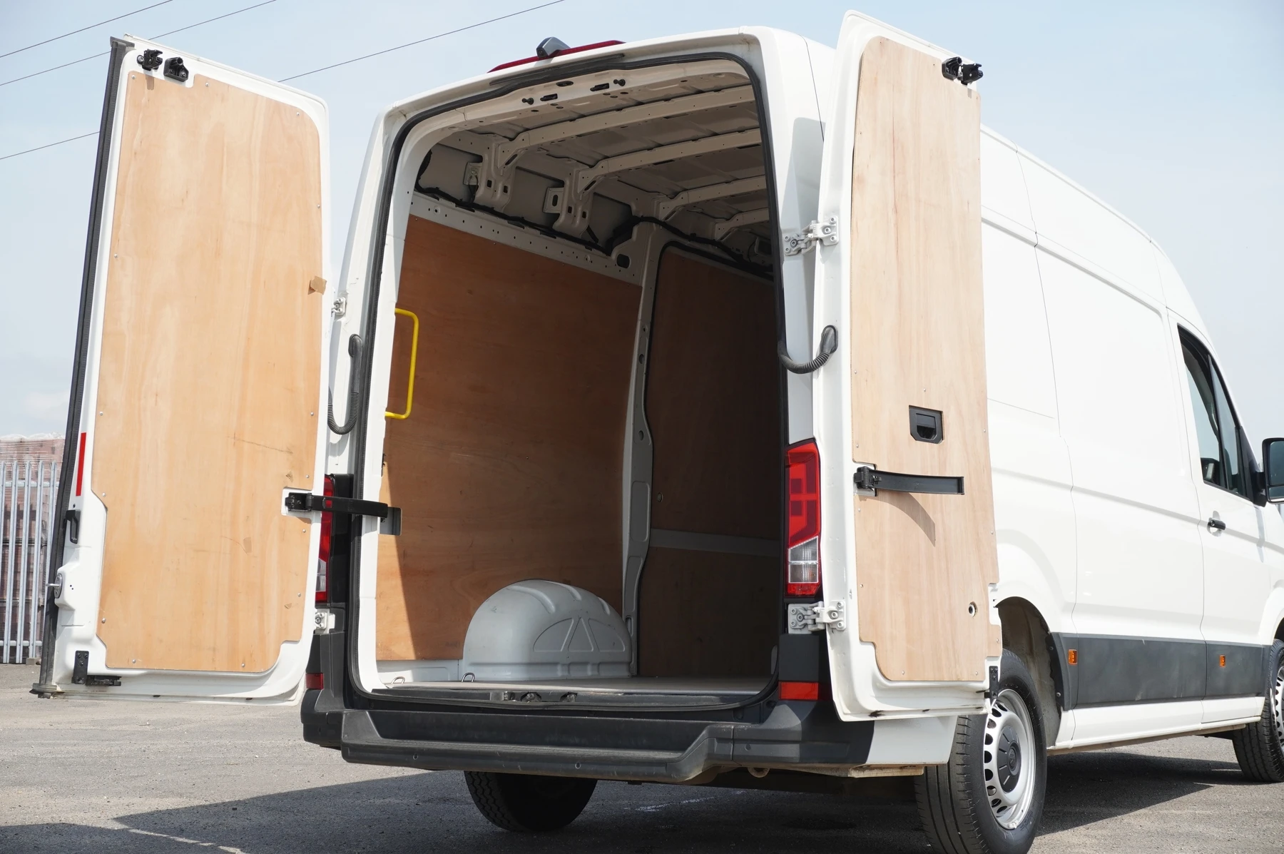 Volkswagen-Crafter-image-25