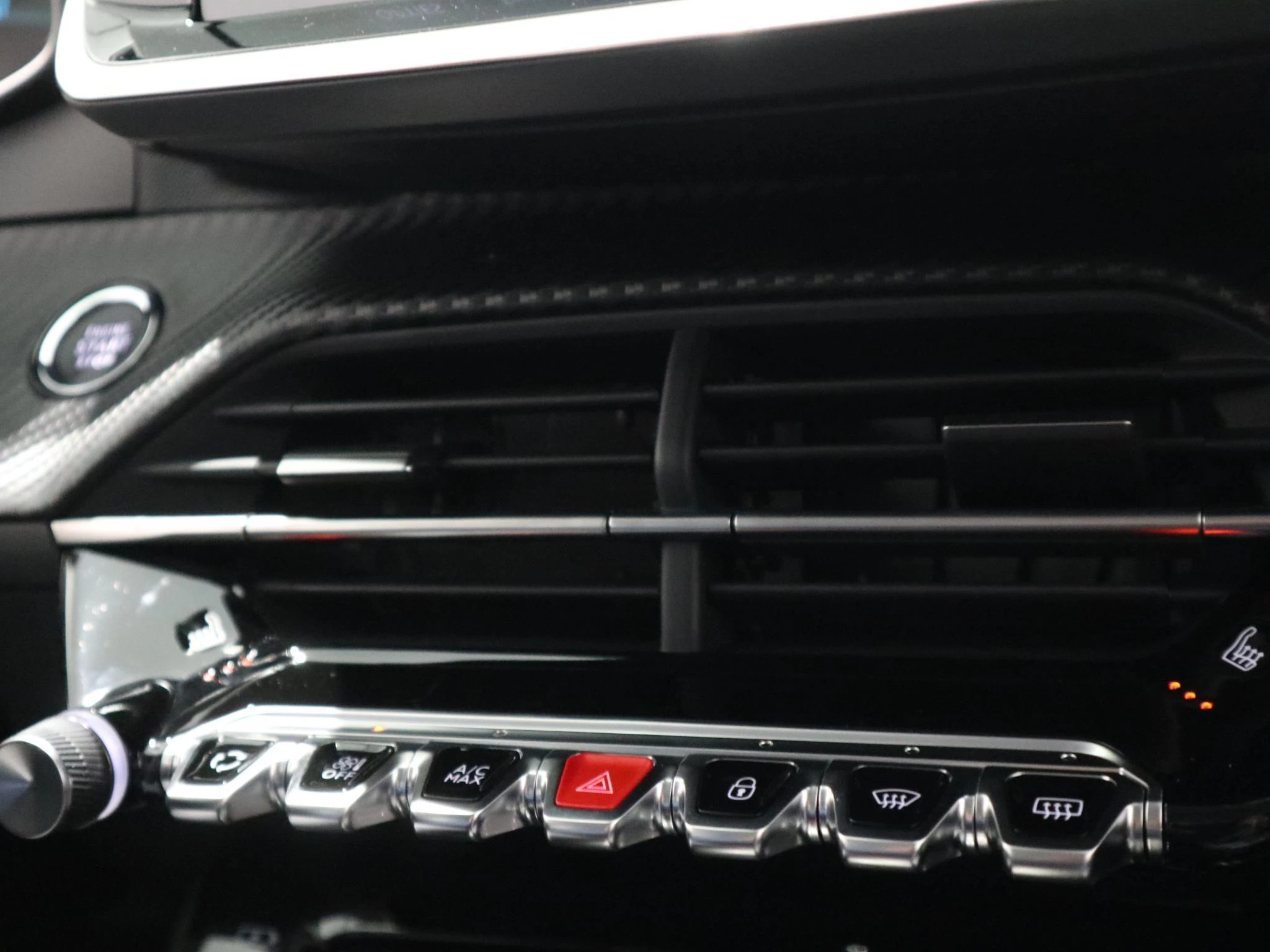 Peugeot-e-208-image-14