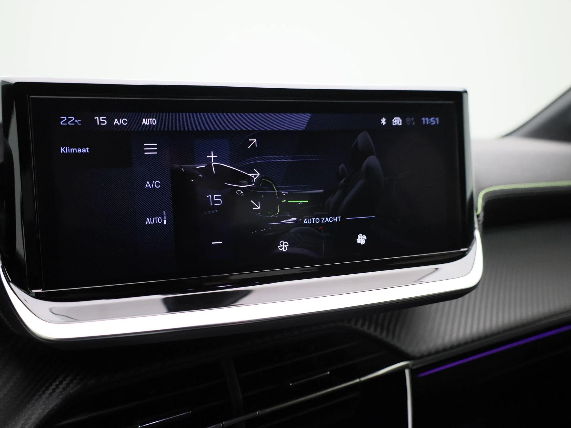 Peugeot-208-image-17