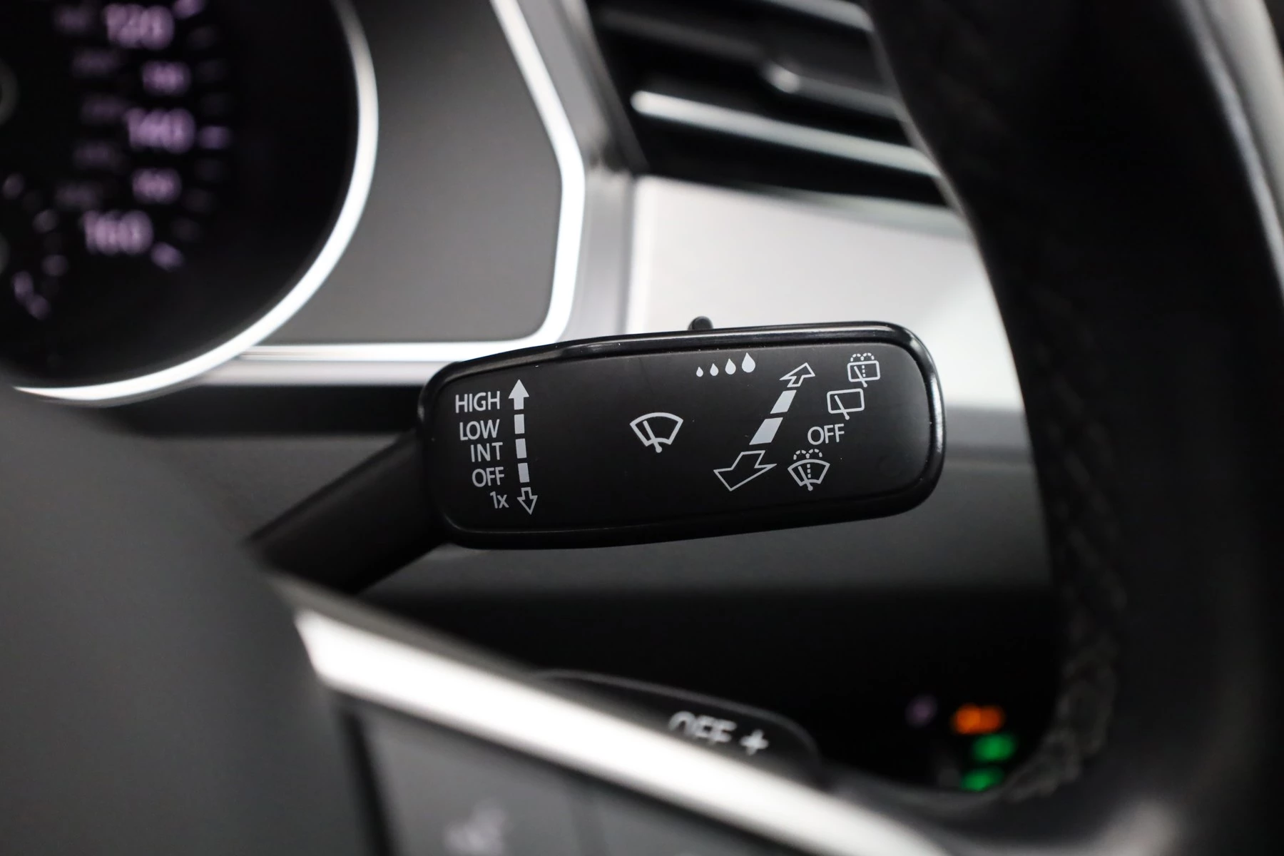 Volkswagen-Passat-image-30