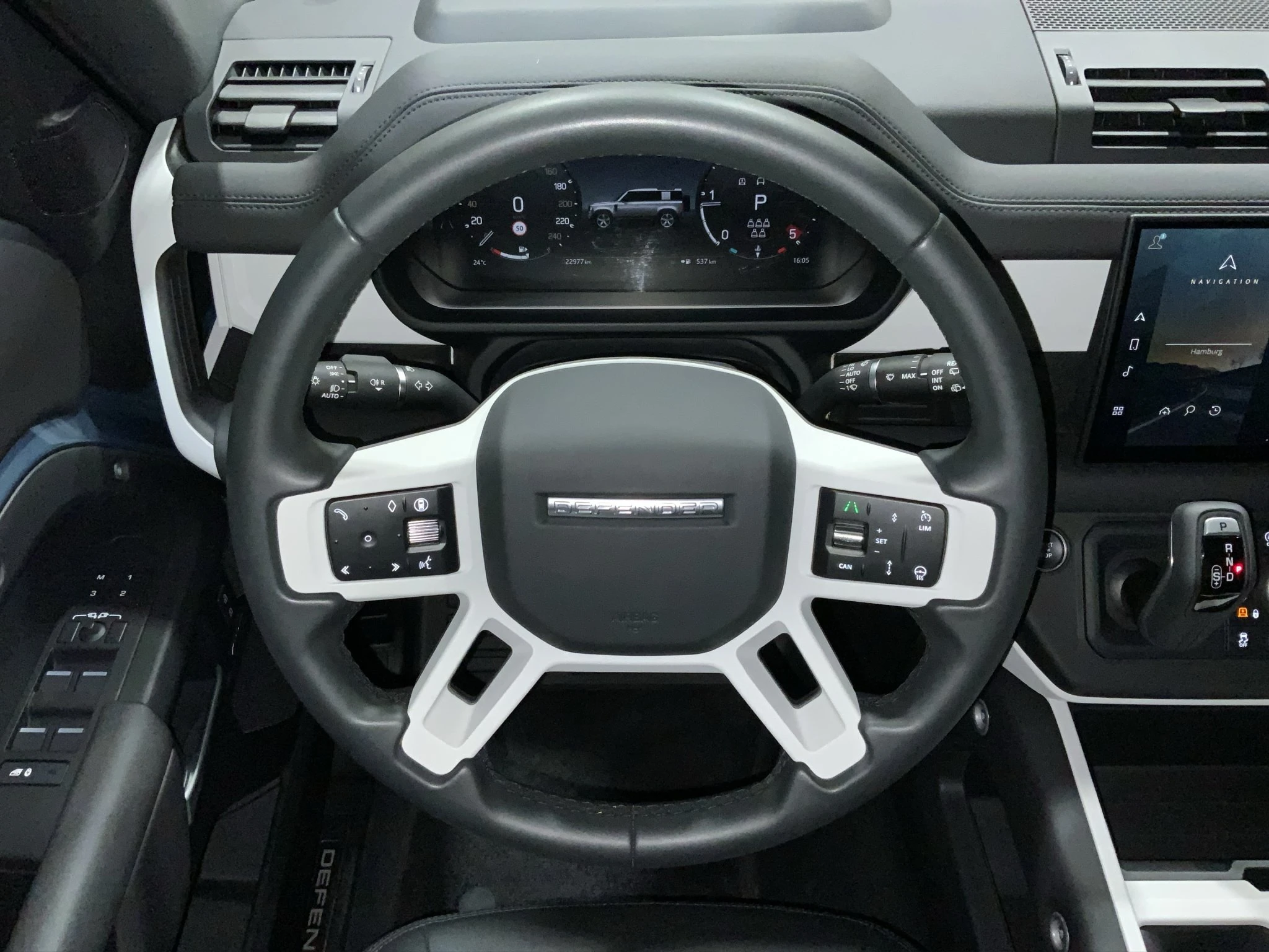 Land Rover-Defender-image-9