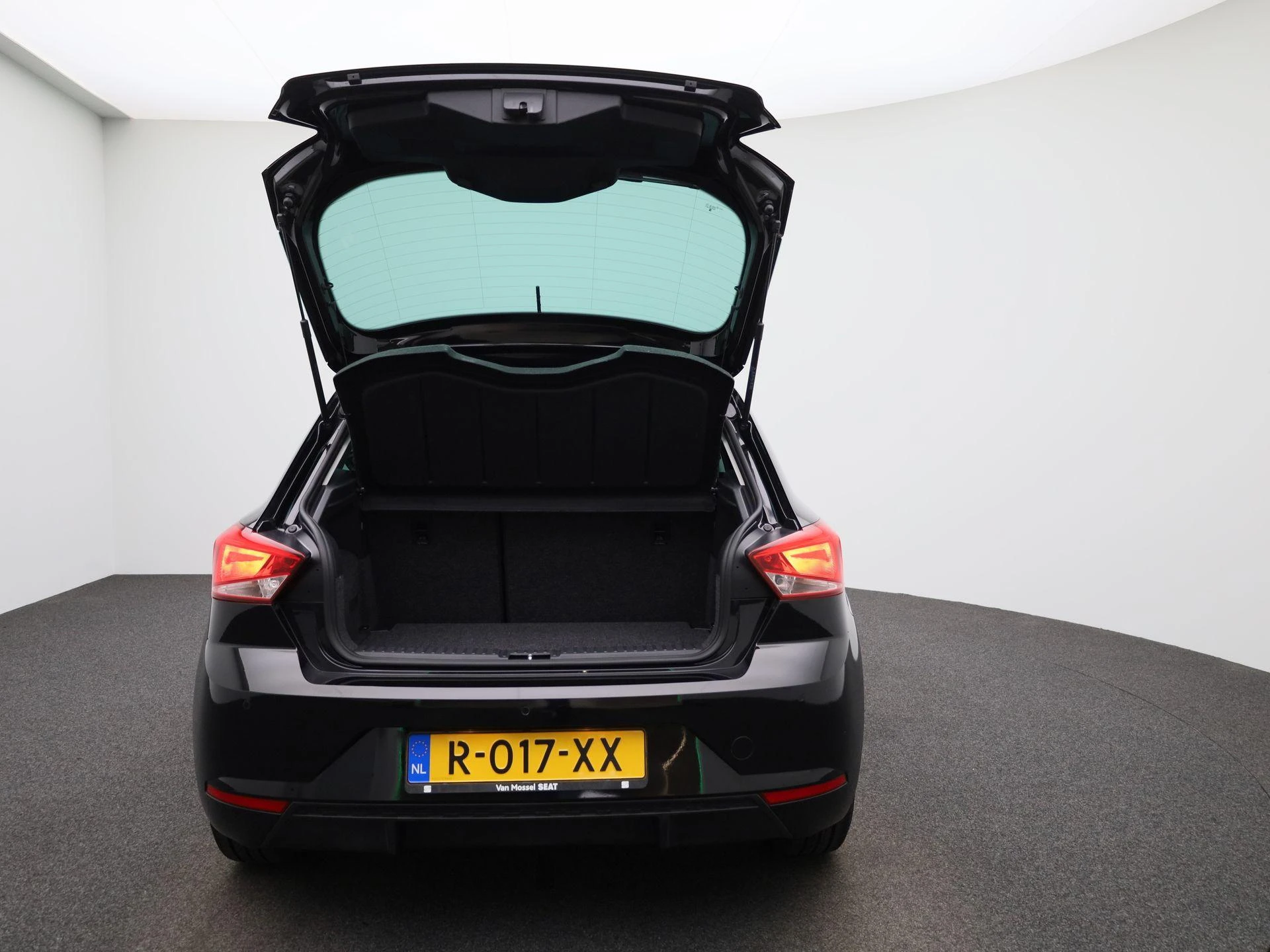 SEAT-Ibiza-image-10