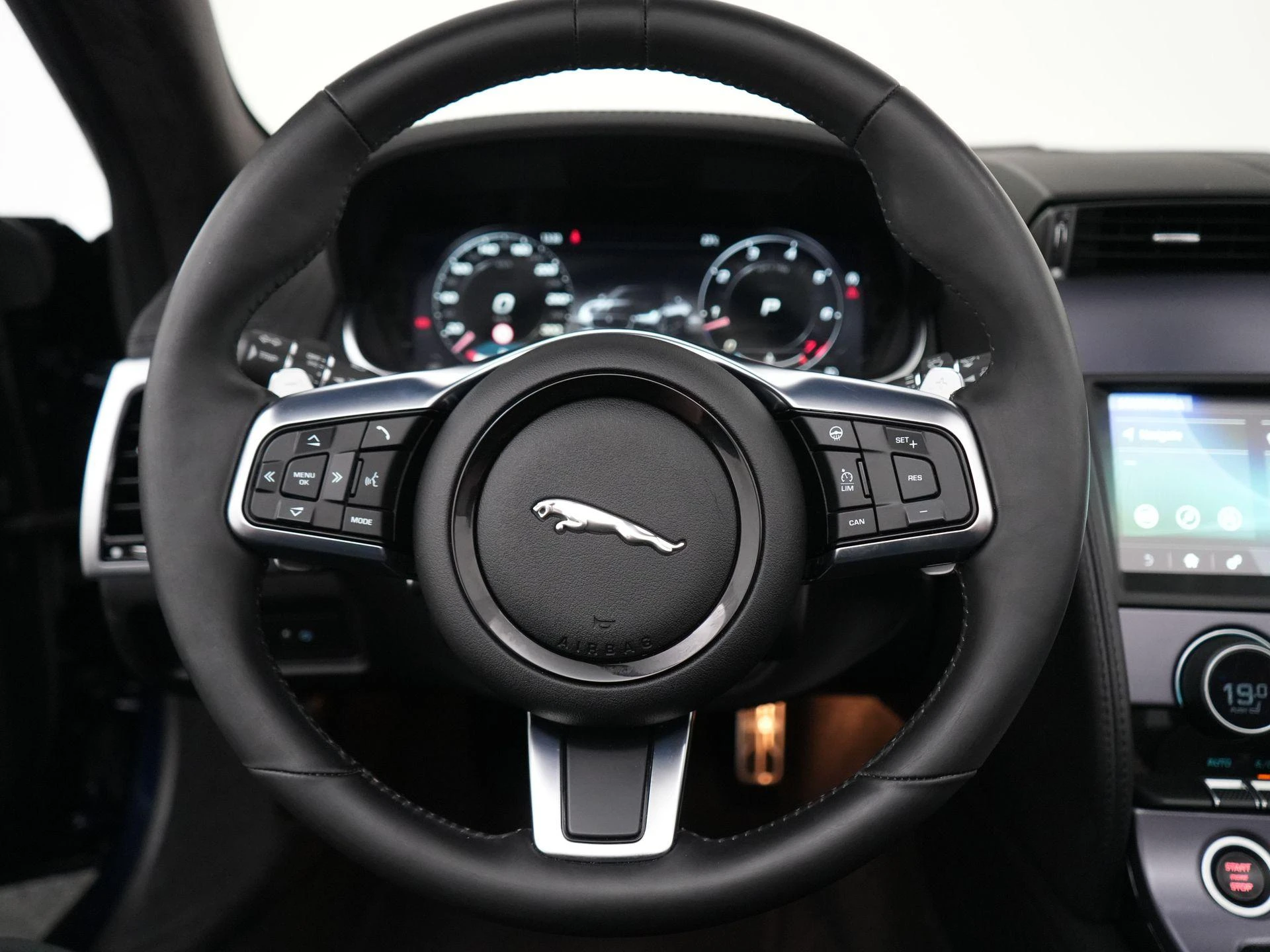 Jaguar F-TYPE P300 RWD First Edition