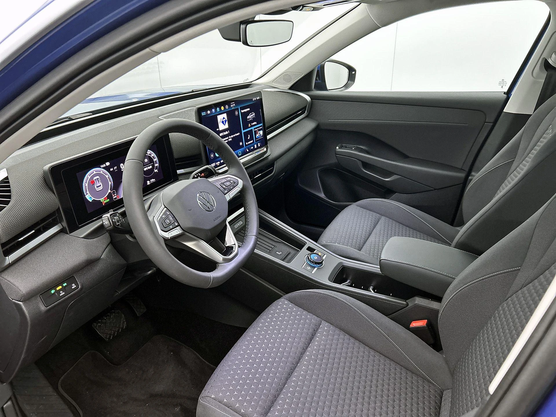 Volkswagen-T-Roc-image-22