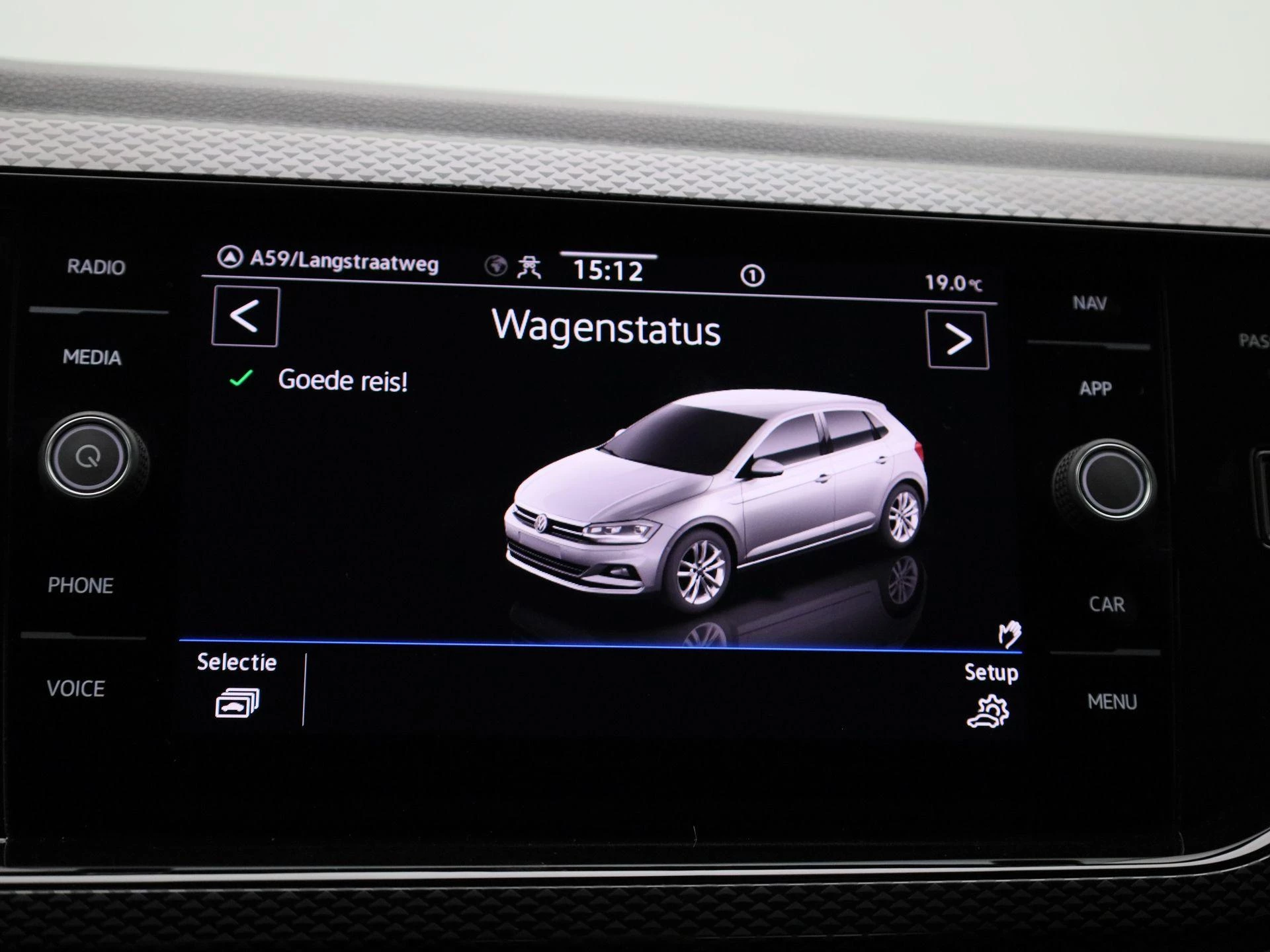 Volkswagen-Polo-image-18